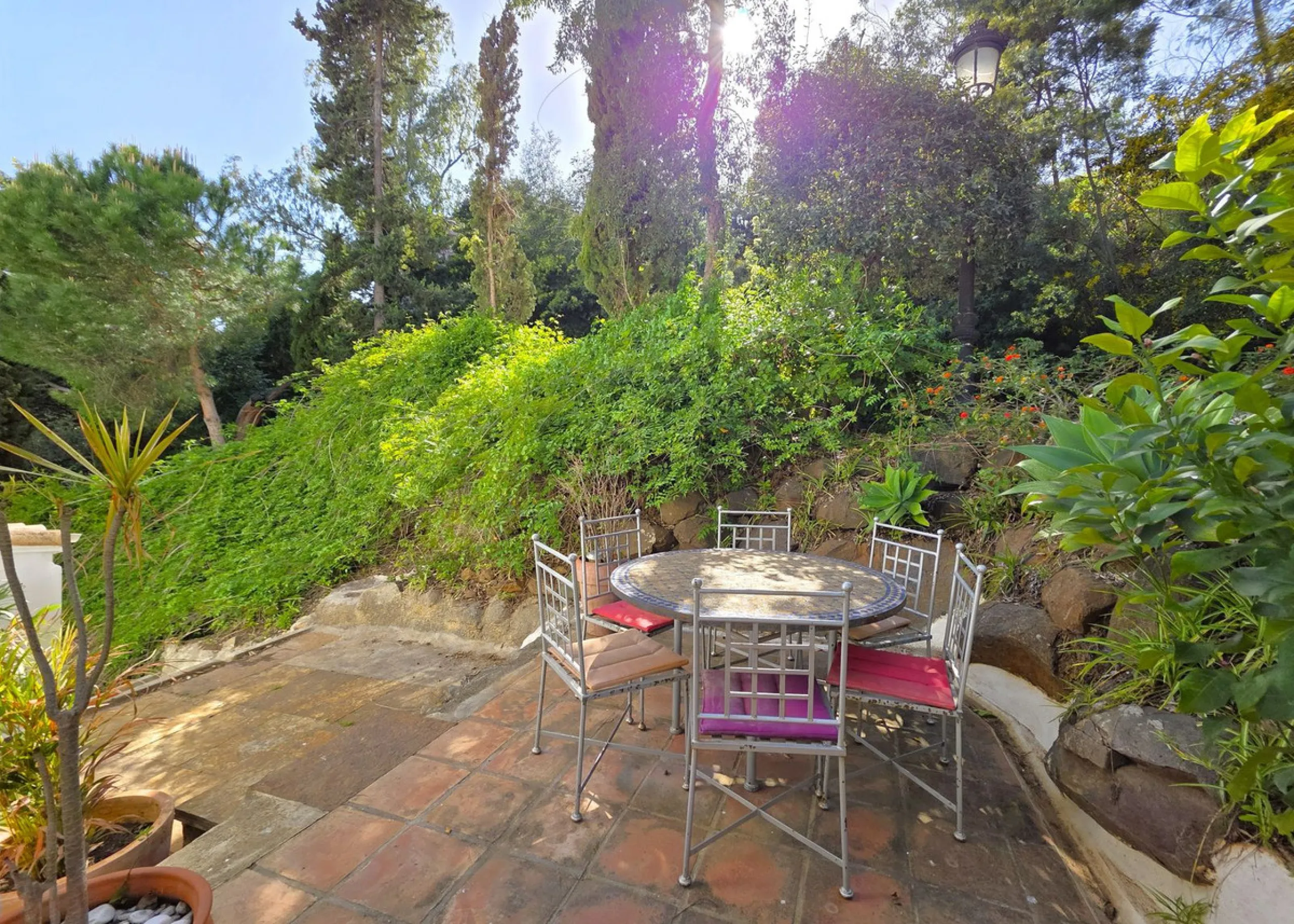 Apartment - Middle Floor Apartment в продаже в Marbella, Málaga. В доме 3 спален и 2 ванных комнат. Площадь дома 101 м²