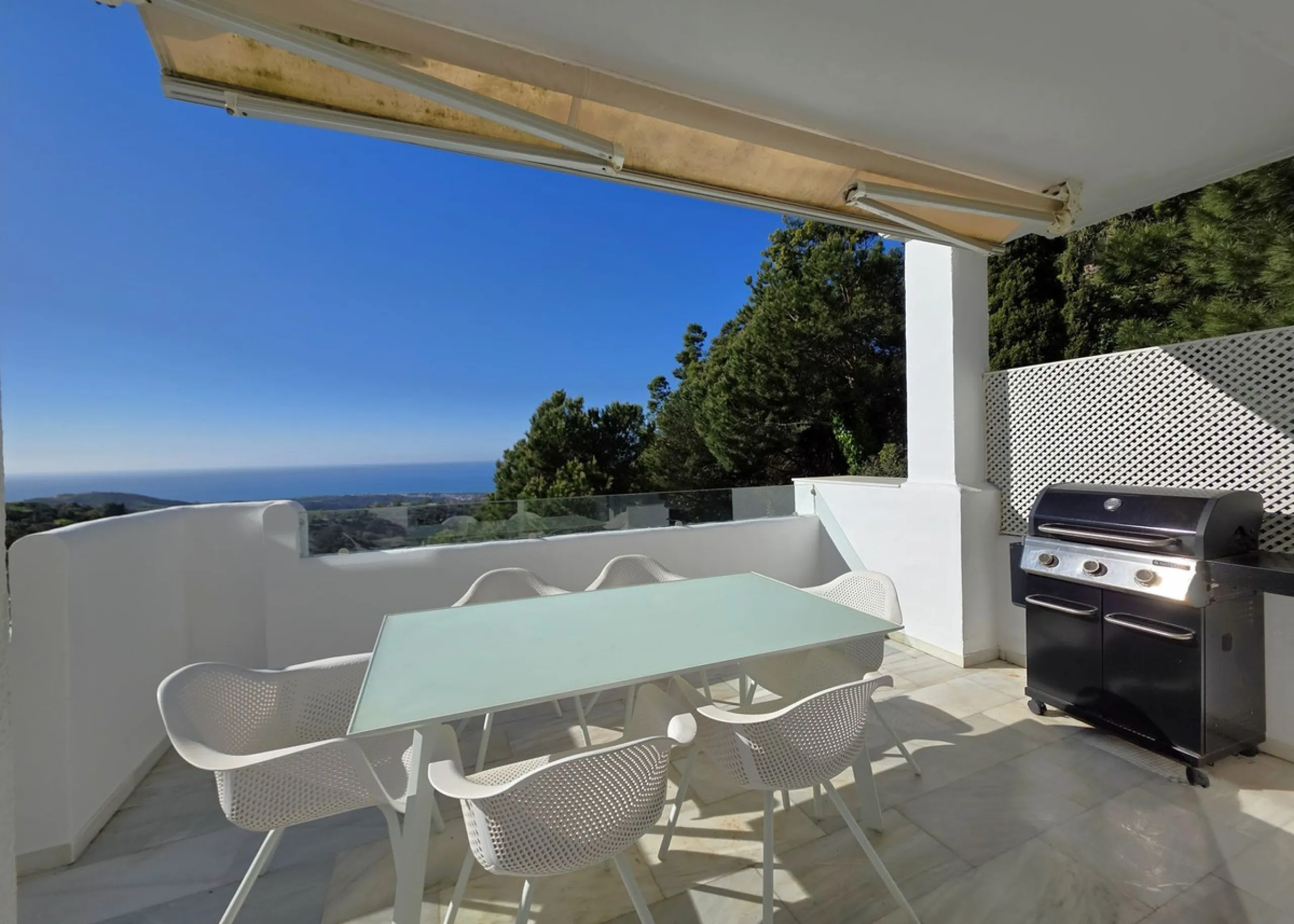 Apartment - Middle Floor Apartment в продаже в Marbella, Málaga. В доме 3 спален и 2 ванных комнат. Площадь дома 101 м²