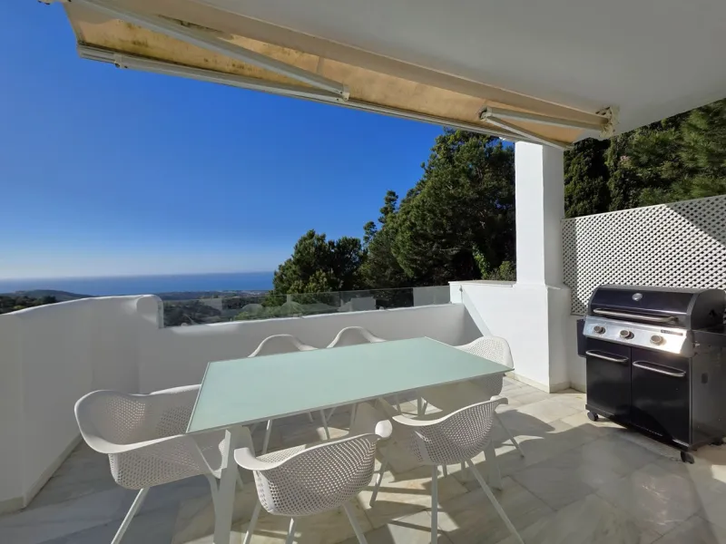 Apartment - Middle Floor Apartment в продаже в Marbella, Málaga. В доме 3 спален и 2 ванных комнат. Площадь дома 101 м²