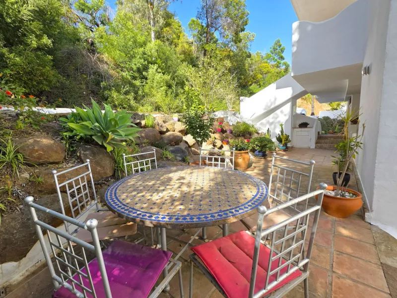 Apartment - Middle Floor Apartment в продаже в Marbella, Málaga. В доме 3 спален и 2 ванных комнат. Площадь дома 101 м²