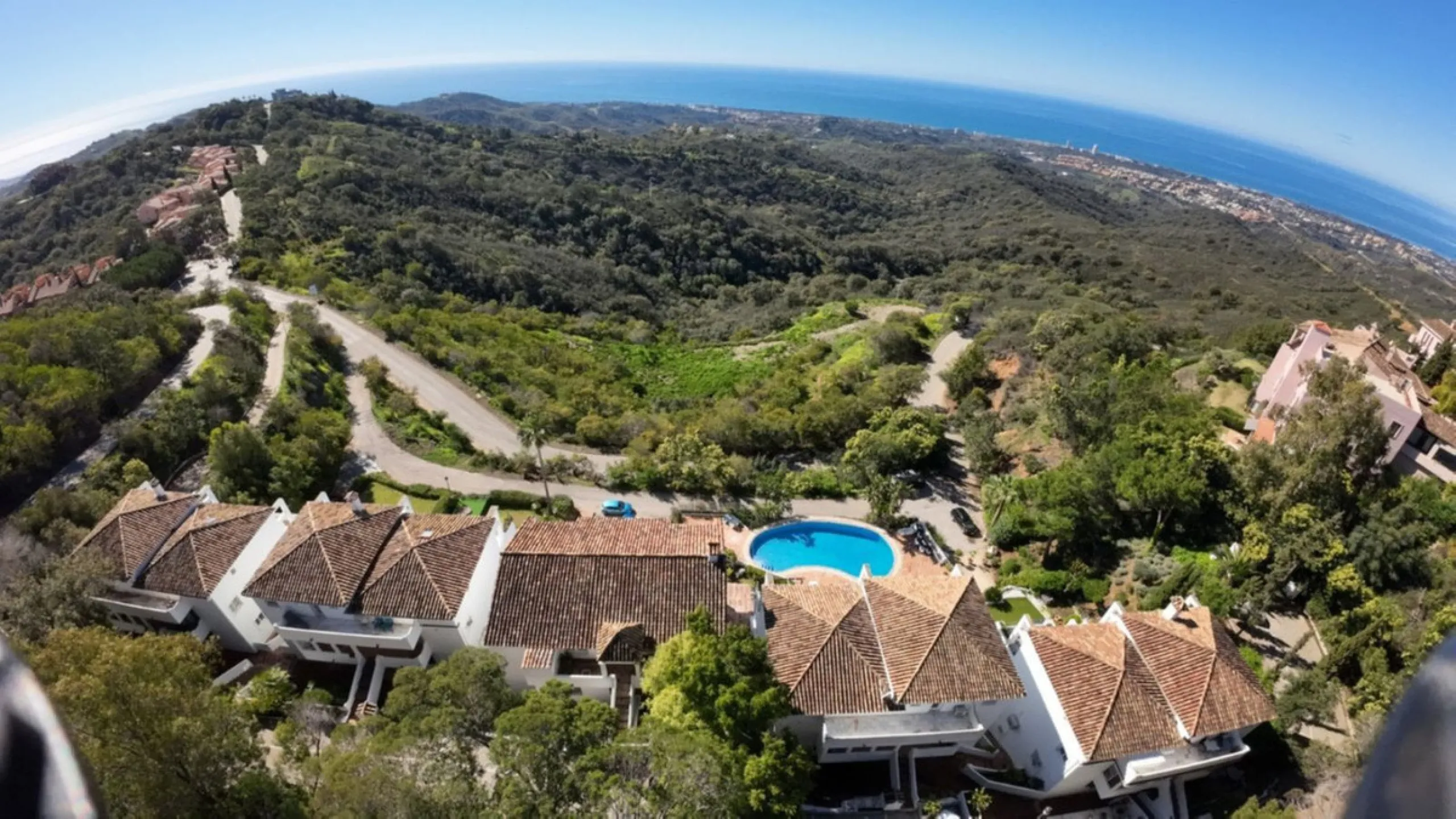 Apartment - Middle Floor Apartment в продаже в Marbella, Málaga. В доме 3 спален и 2 ванных комнат. Площадь дома 101 м²