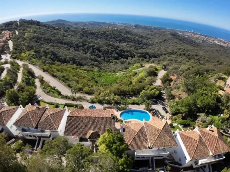 Apartment - Middle Floor Apartment в продаже в Marbella, Málaga. В доме 3 спален и 2 ванных комнат. Площадь дома 101 м²