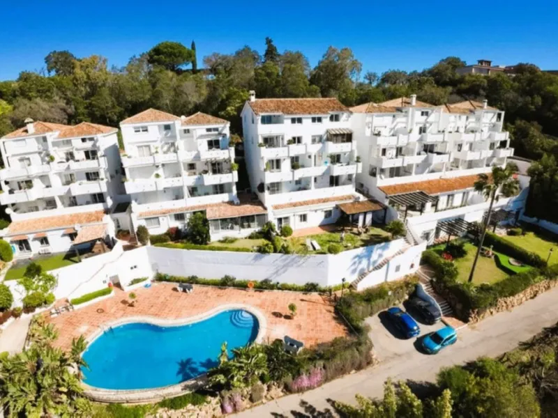Apartment - Middle Floor Apartment в продаже в Marbella, Málaga. В доме 3 спален и 2 ванных комнат. Площадь дома 101 м²