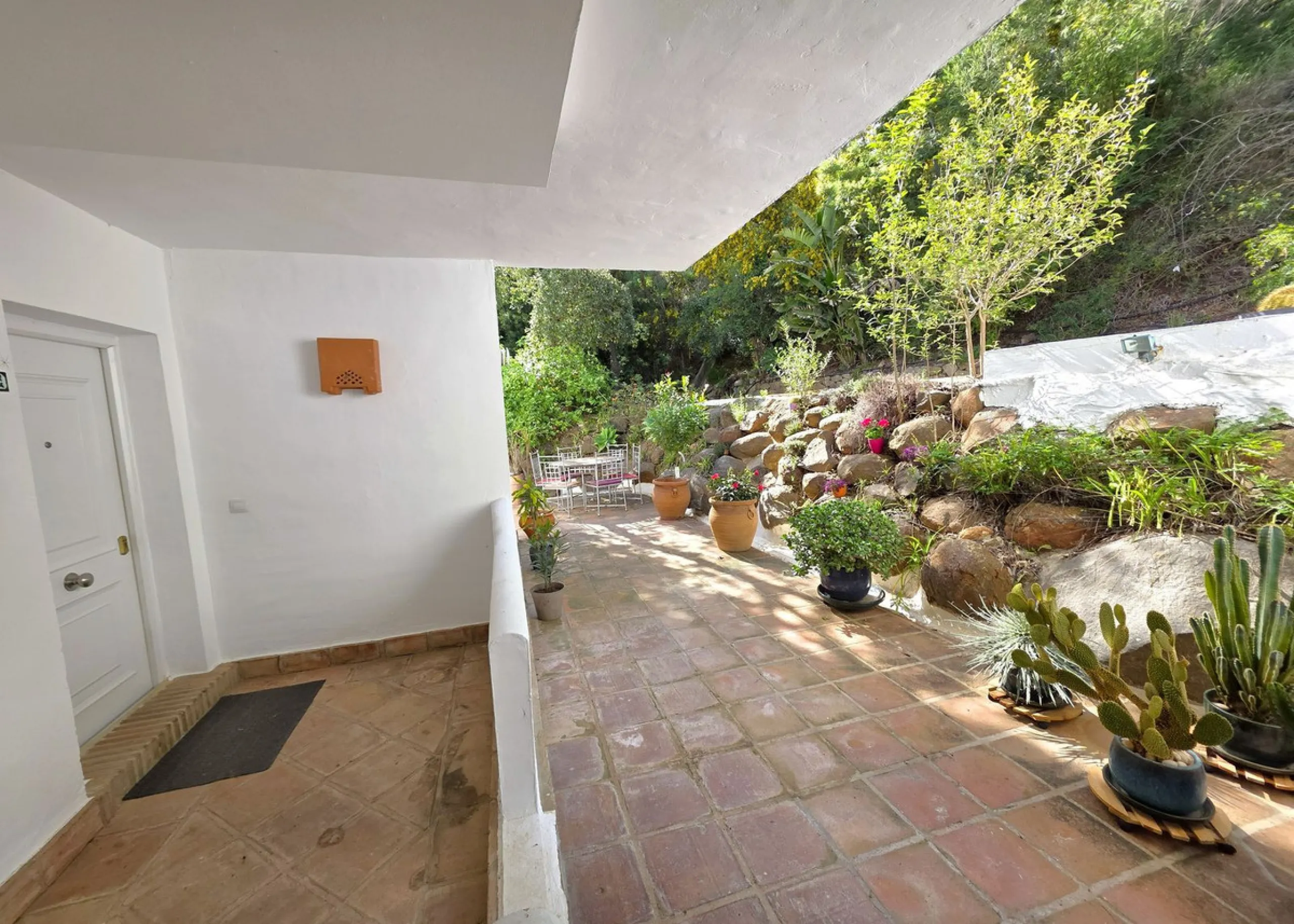 Apartment - Middle Floor Apartment в продаже в Marbella, Málaga. В доме 3 спален и 2 ванных комнат. Площадь дома 101 м²