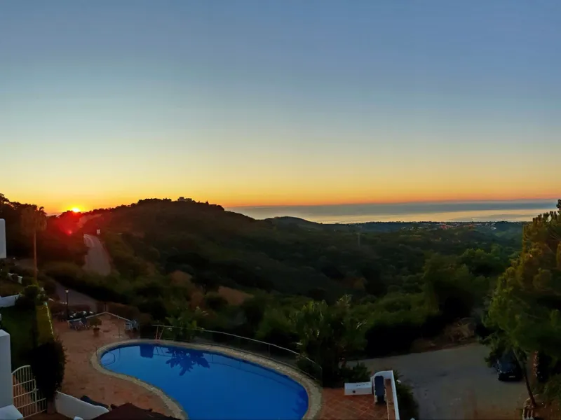 Apartment - Middle Floor Apartment в продаже в Marbella, Málaga. В доме 3 спален и 2 ванных комнат. Площадь дома 101 м²