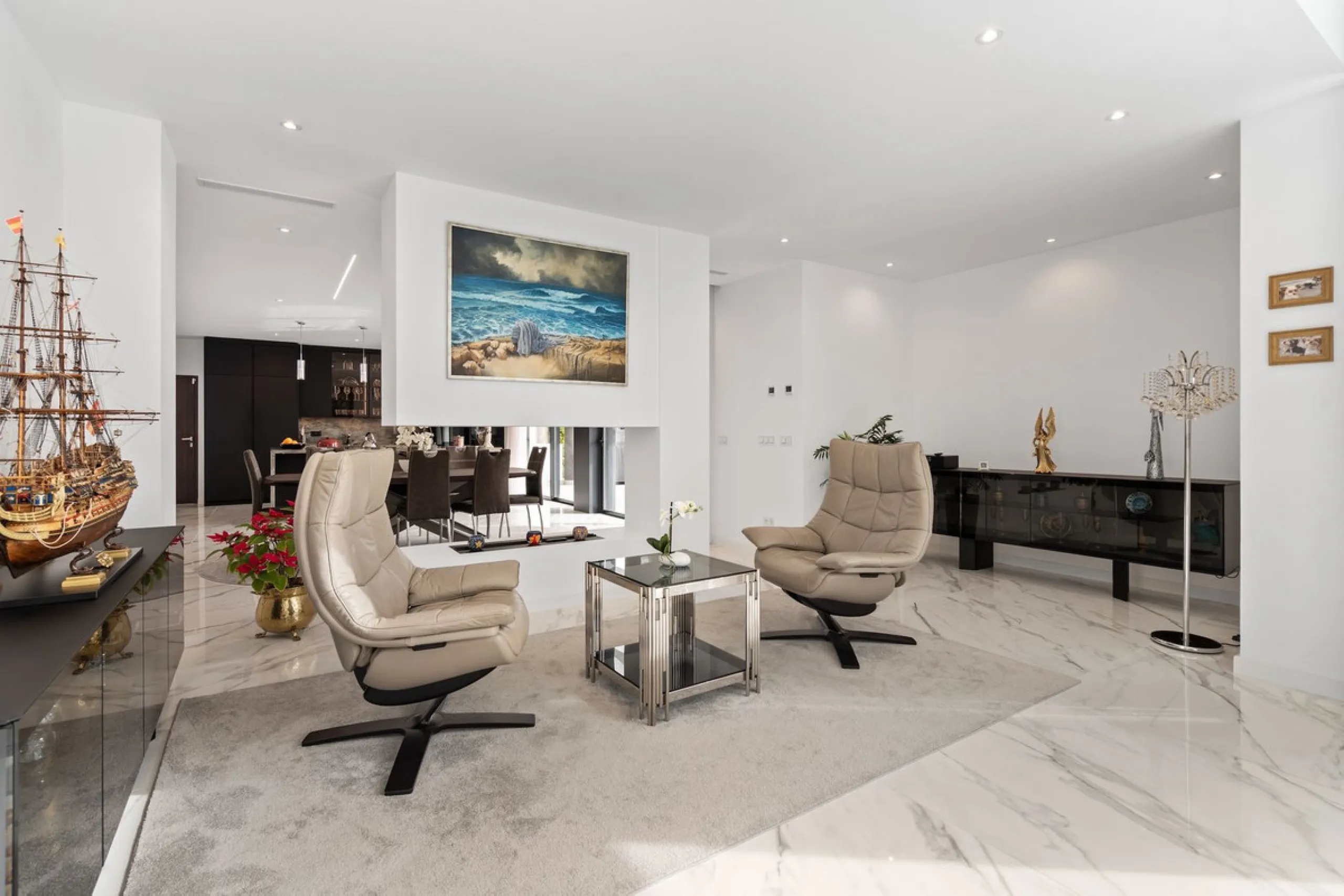 Contemporary luxury villa with sea and golf views for sale between Marbella and Estepona