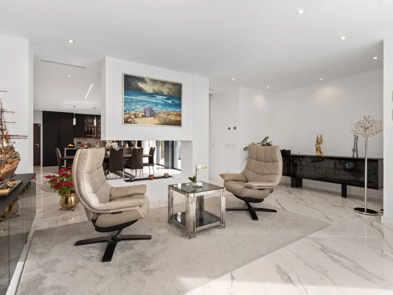 Contemporary luxury villa with sea and golf views for sale between Marbella and Estepona