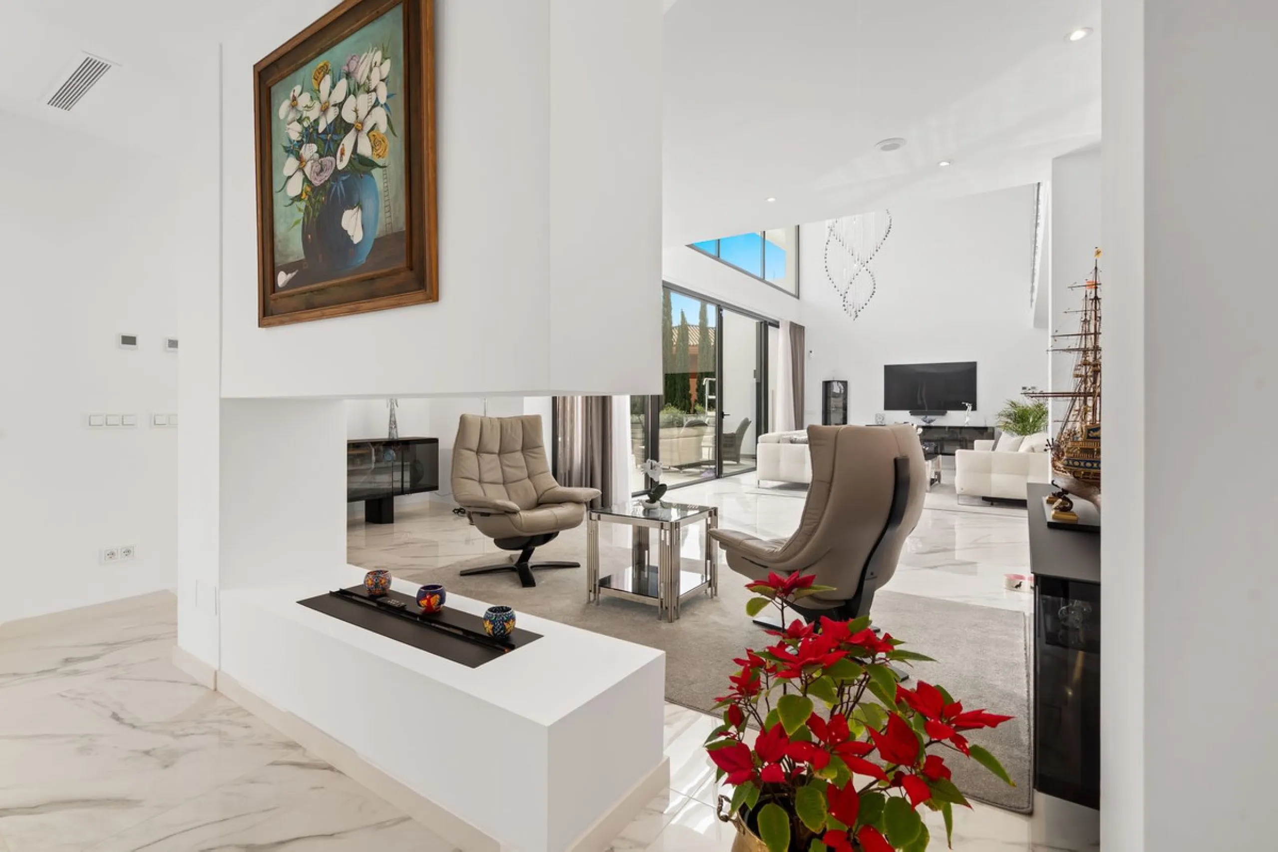 Contemporary luxury villa with sea and golf views for sale between Marbella and Estepona