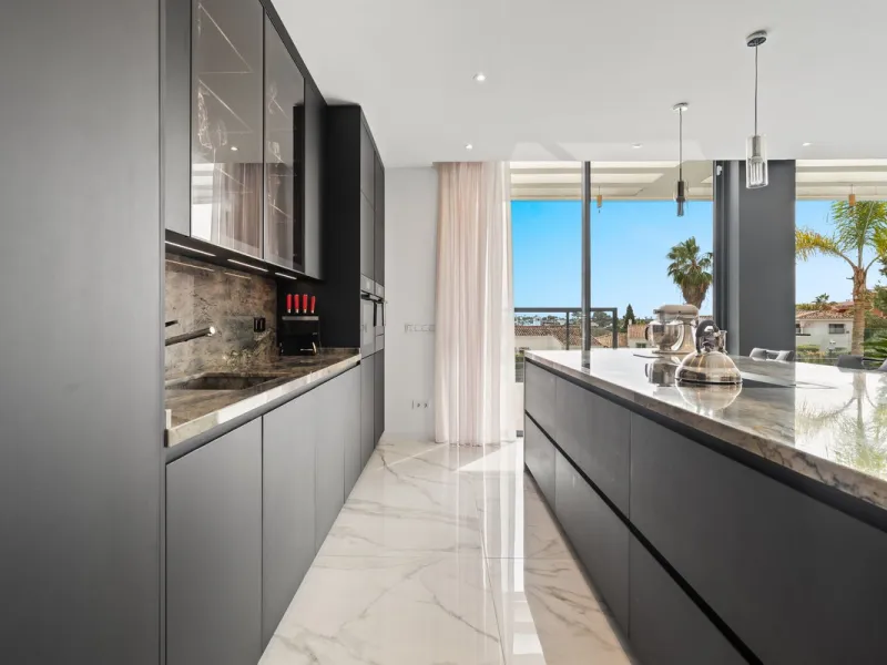 Contemporary luxury villa with sea and golf views for sale between Marbella and Estepona