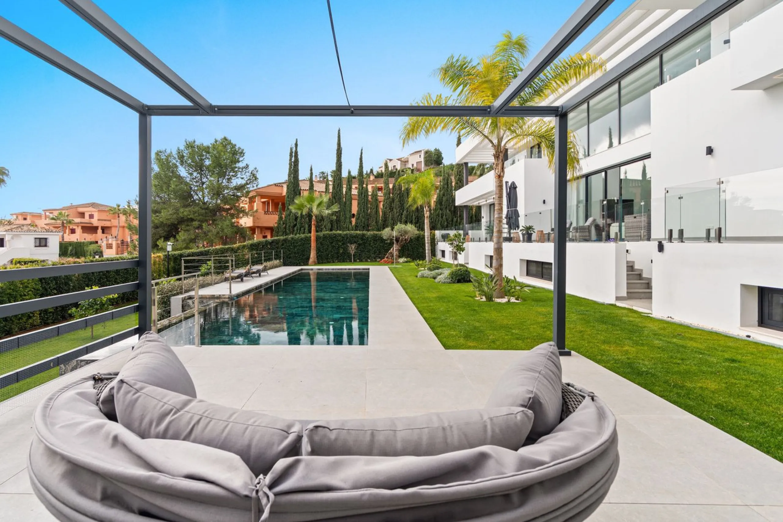 Contemporary luxury villa with sea and golf views for sale between Marbella and Estepona