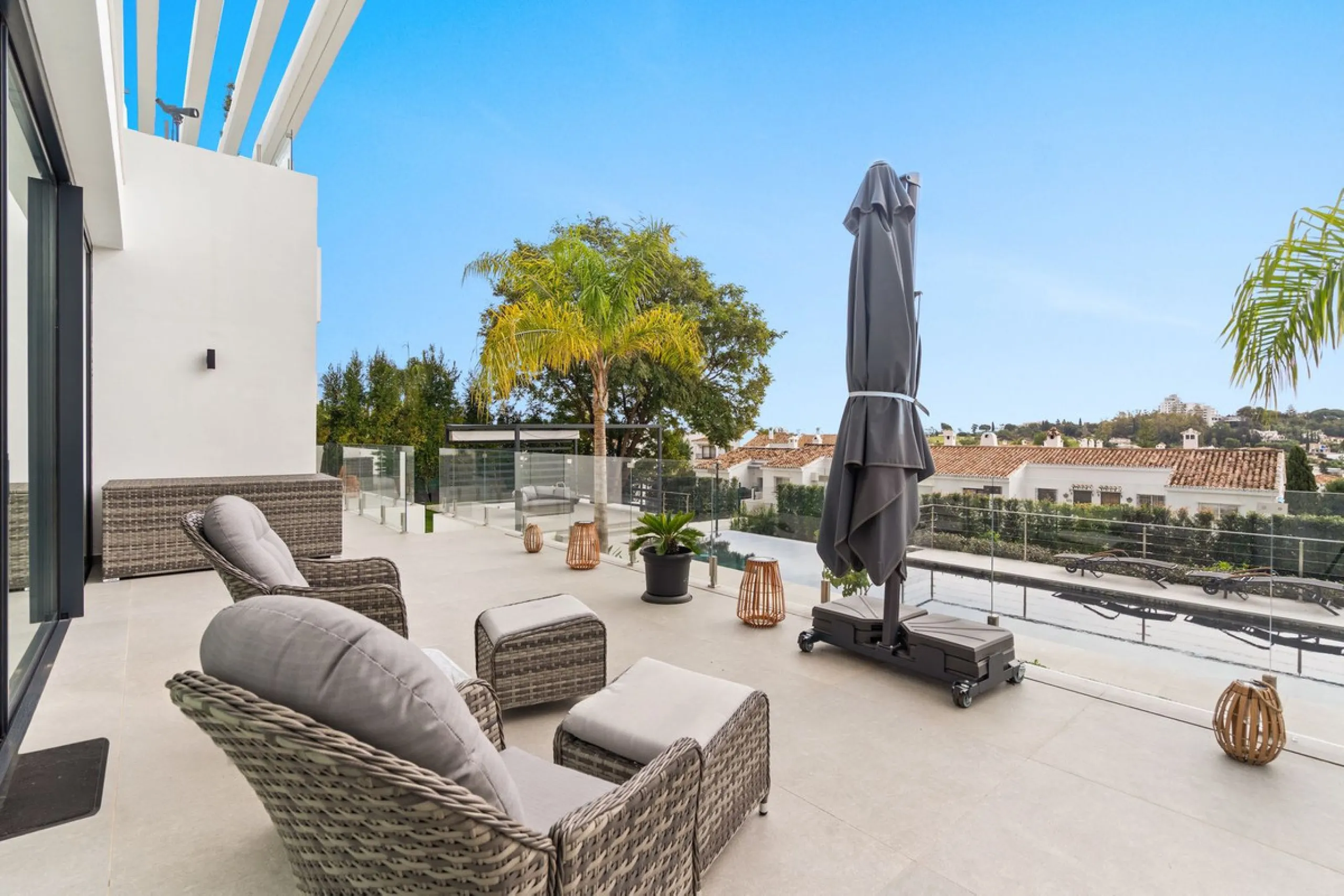 Contemporary luxury villa with sea and golf views for sale between Marbella and Estepona