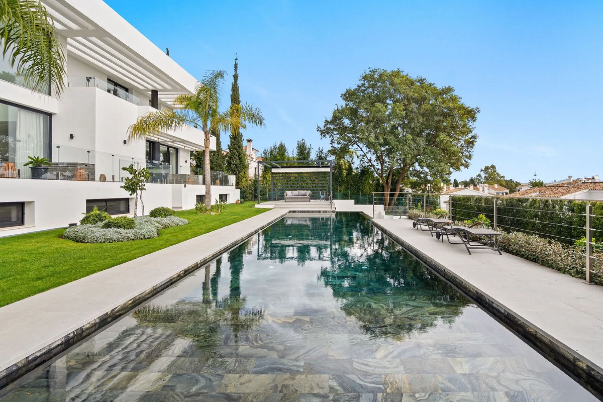 Contemporary luxury villa with sea and golf views for sale between Marbella and Estepona