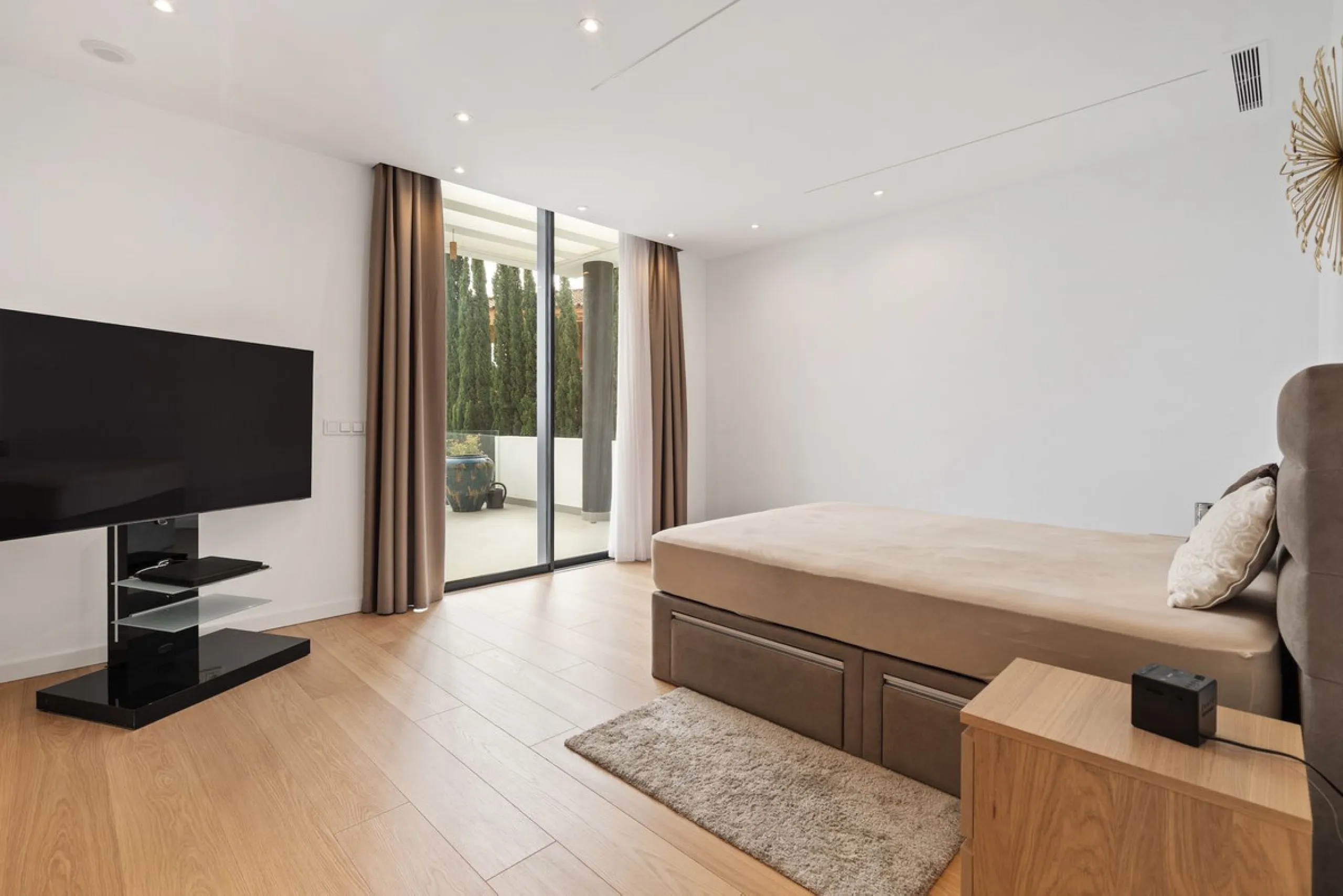 Contemporary luxury villa with sea and golf views for sale between Marbella and Estepona