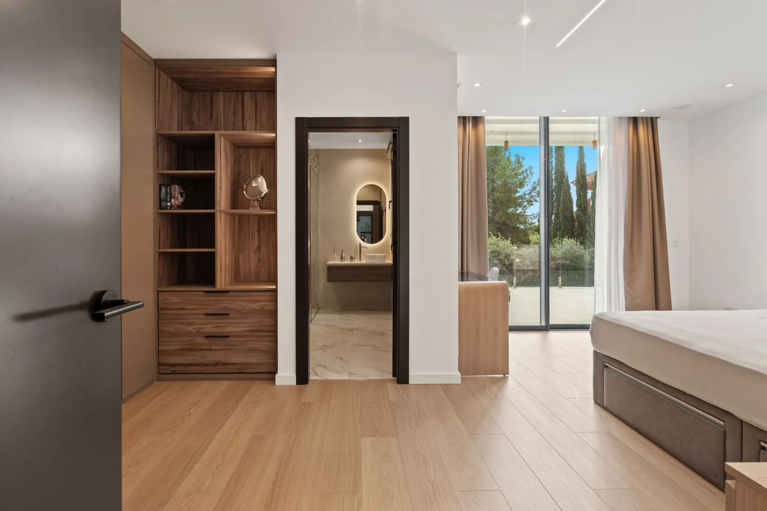 Contemporary luxury villa with sea and golf views for sale between Marbella and Estepona