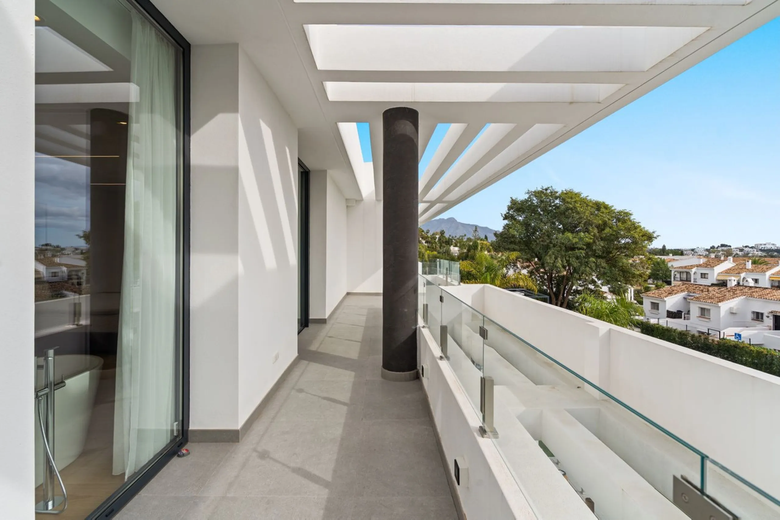 Contemporary luxury villa with sea and golf views for sale between Marbella and Estepona