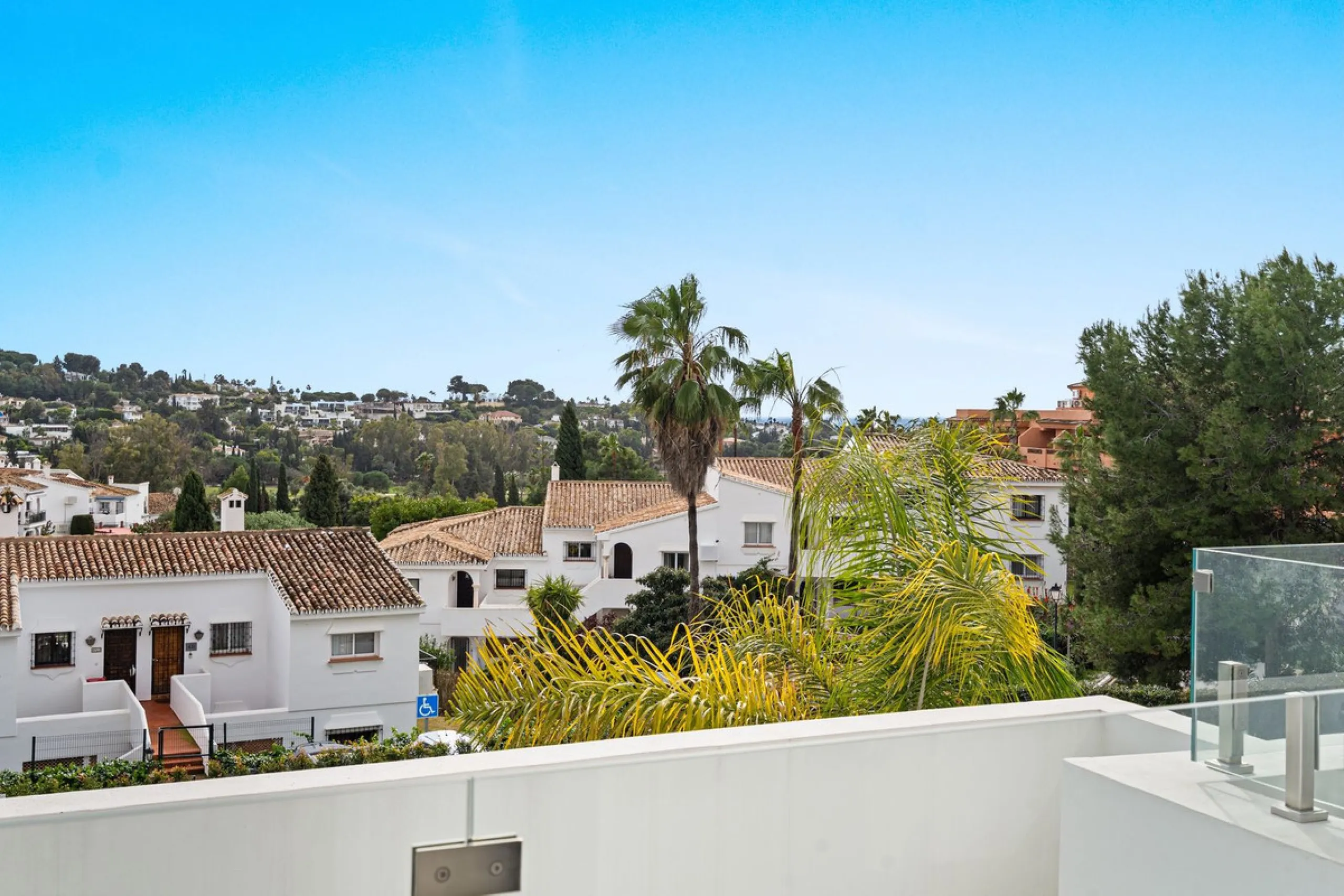 Contemporary luxury villa with sea and golf views for sale between Marbella and Estepona