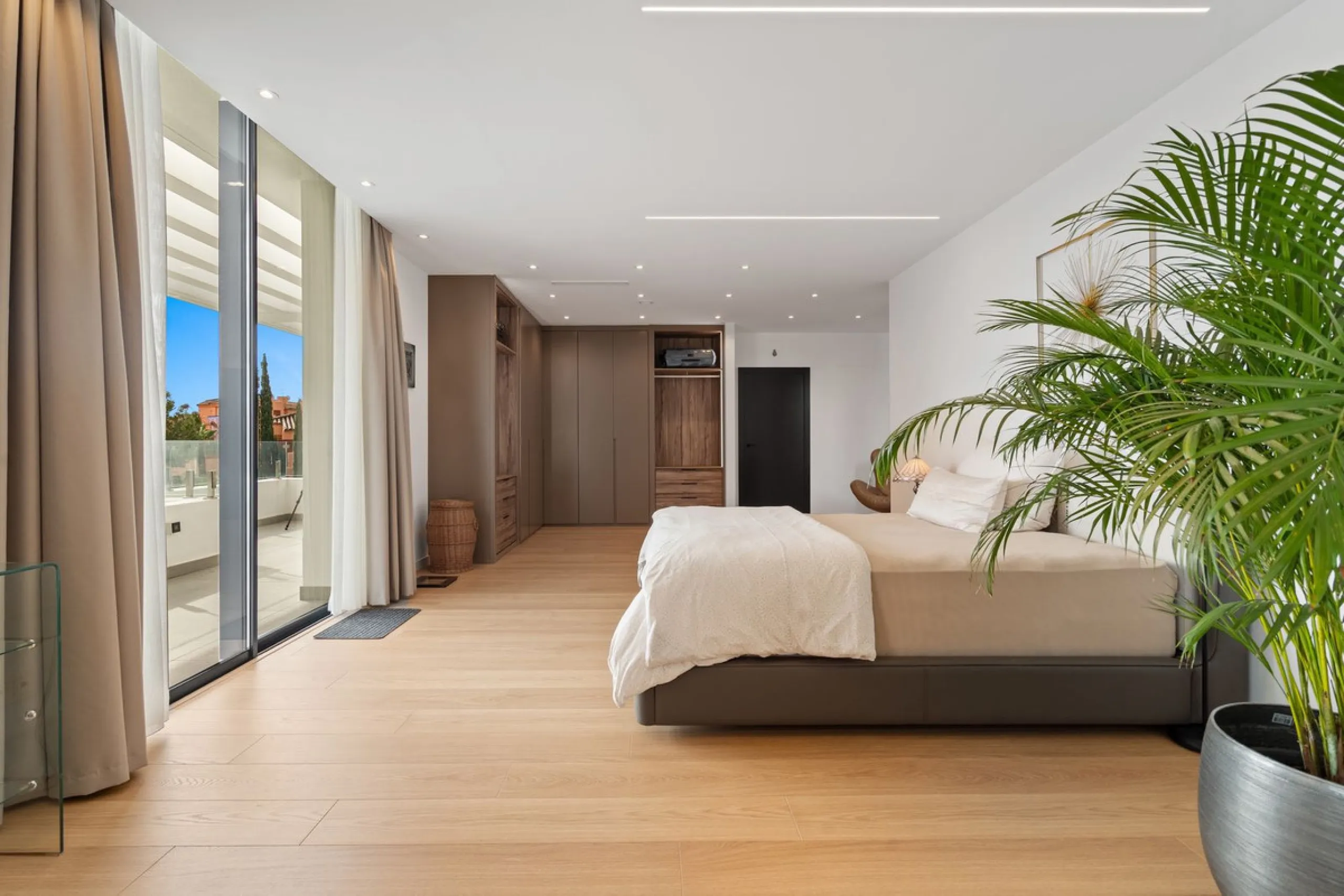 Contemporary luxury villa with sea and golf views for sale between Marbella and Estepona