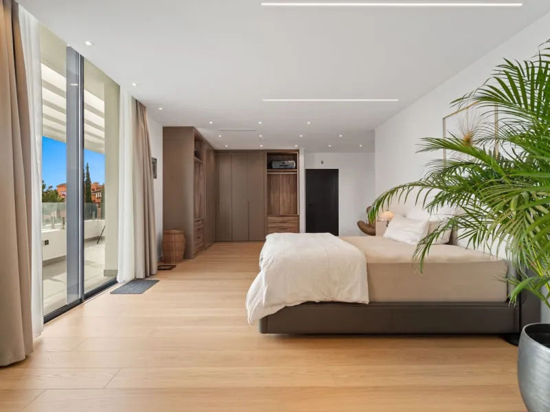 Contemporary luxury villa with sea and golf views for sale between Marbella and Estepona