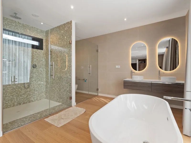 Contemporary luxury villa with sea and golf views for sale between Marbella and Estepona