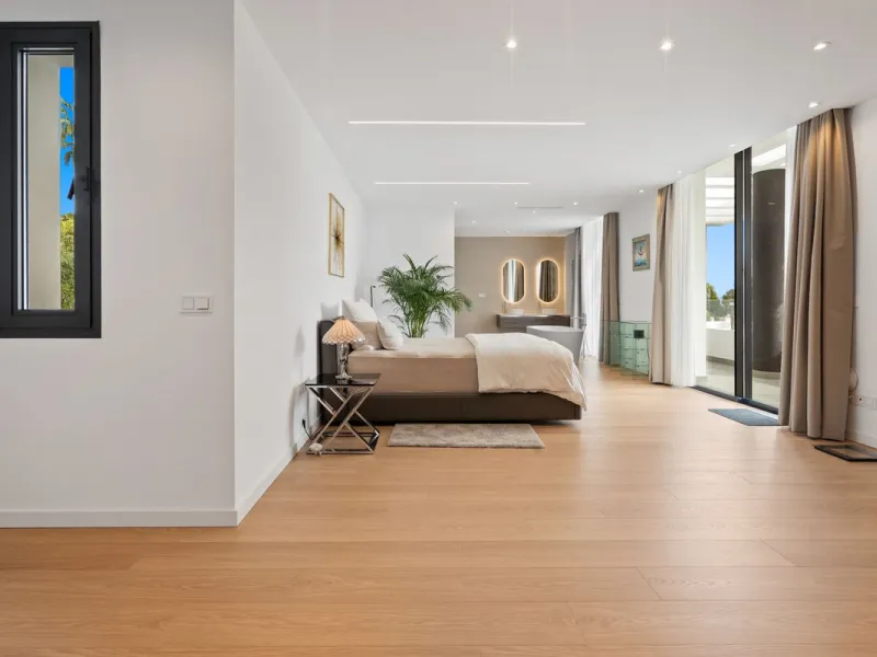Contemporary luxury villa with sea and golf views for sale between Marbella and Estepona
