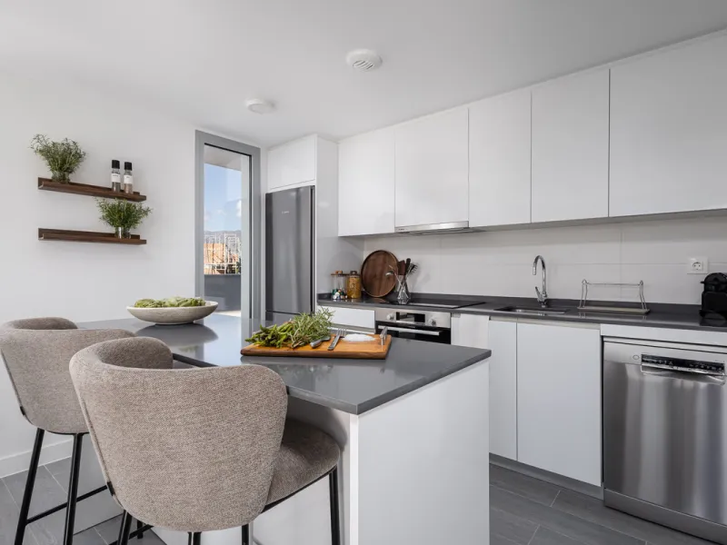 Discover unparalleled luxury and Mediterranean elegance in this exceptional 3-bedroom penthouse, nestled within the prestigious Vitta Natura  in La Cala de Mijas. Designed for those who appreciate sophistication and serenity, this residence boasts a vast 