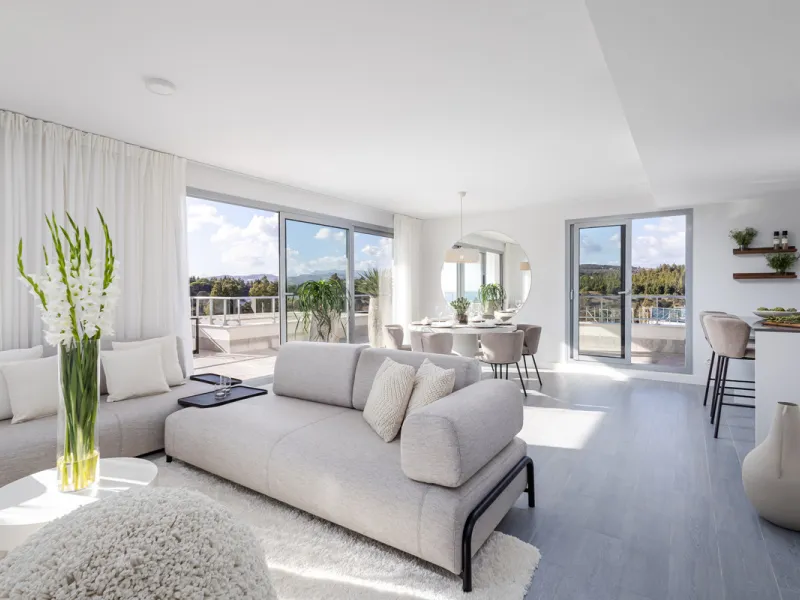 Discover unparalleled luxury and Mediterranean elegance in this exceptional 3-bedroom penthouse, nestled within the prestigious Vitta Natura  in La Cala de Mijas. Designed for those who appreciate sophistication and serenity, this residence boasts a vast 