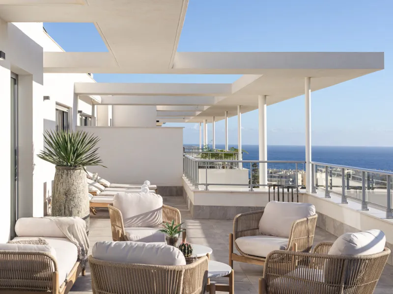 Discover unparalleled luxury and Mediterranean elegance in this exceptional 3-bedroom penthouse, nestled within the prestigious Vitta Natura  in La Cala de Mijas. Designed for those who appreciate sophistication and serenity, this residence boasts a vast 