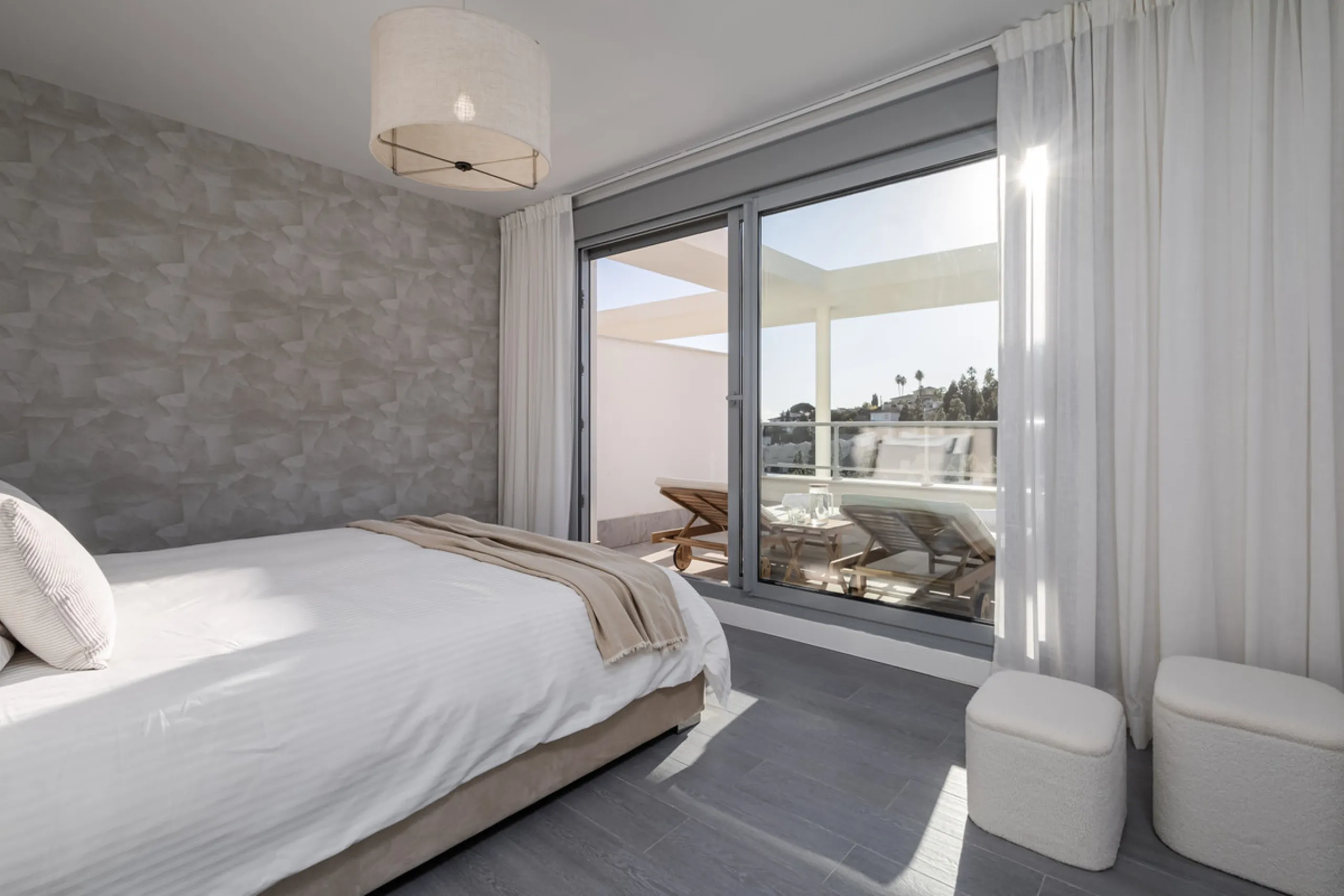 Discover unparalleled luxury and Mediterranean elegance in this exceptional 3-bedroom penthouse, nestled within the prestigious Vitta Natura  in La Cala de Mijas. Designed for those who appreciate sophistication and serenity, this residence boasts a vast 