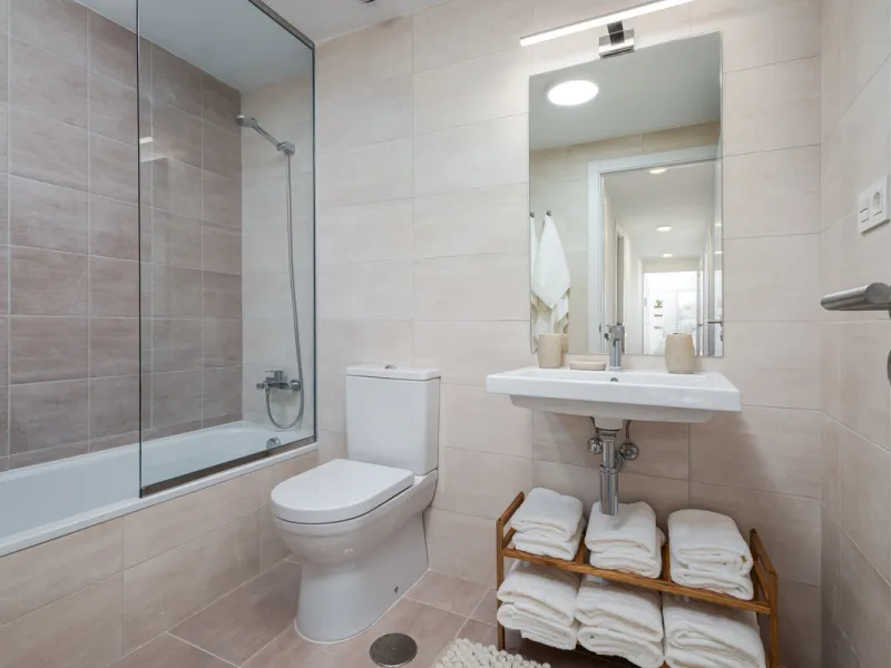 Discover unparalleled luxury and Mediterranean elegance in this exceptional 3-bedroom penthouse, nestled within the prestigious Vitta Natura  in La Cala de Mijas. Designed for those who appreciate sophistication and serenity, this residence boasts a vast 