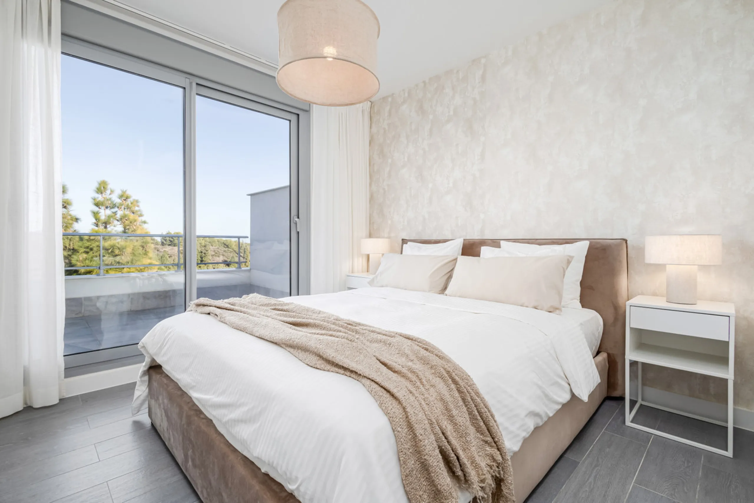 Discover unparalleled luxury and Mediterranean elegance in this exceptional 3-bedroom penthouse, nestled within the prestigious Vitta Natura  in La Cala de Mijas. Designed for those who appreciate sophistication and serenity, this residence boasts a vast 