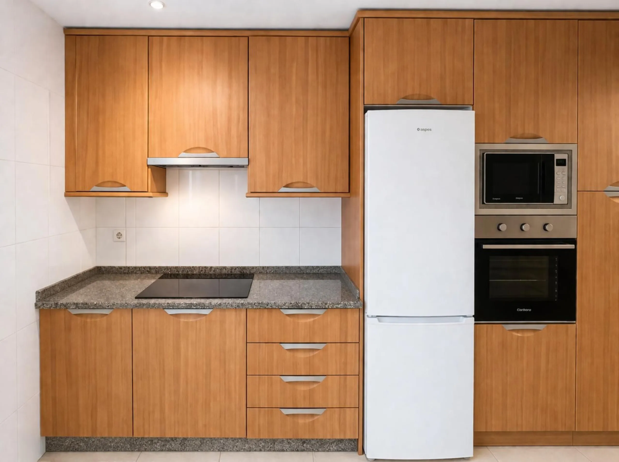Apartment - Penthouse Duplex в продаже в Benalmadena, Málaga. В доме 4 спален и 2 ванных комнат. Площадь дома 158 м²