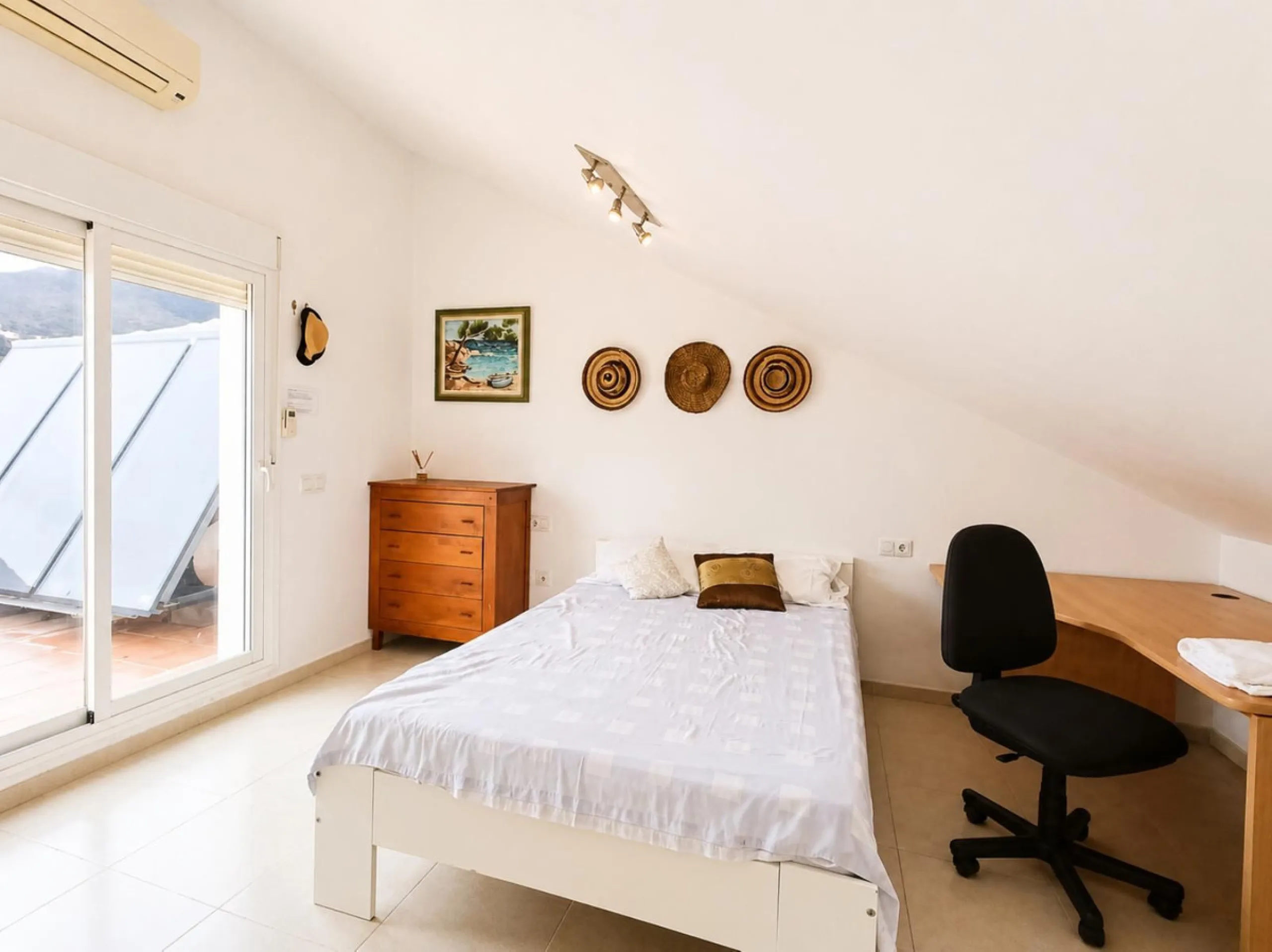 Apartment - Penthouse Duplex в продаже в Benalmadena, Málaga. В доме 4 спален и 2 ванных комнат. Площадь дома 158 м²