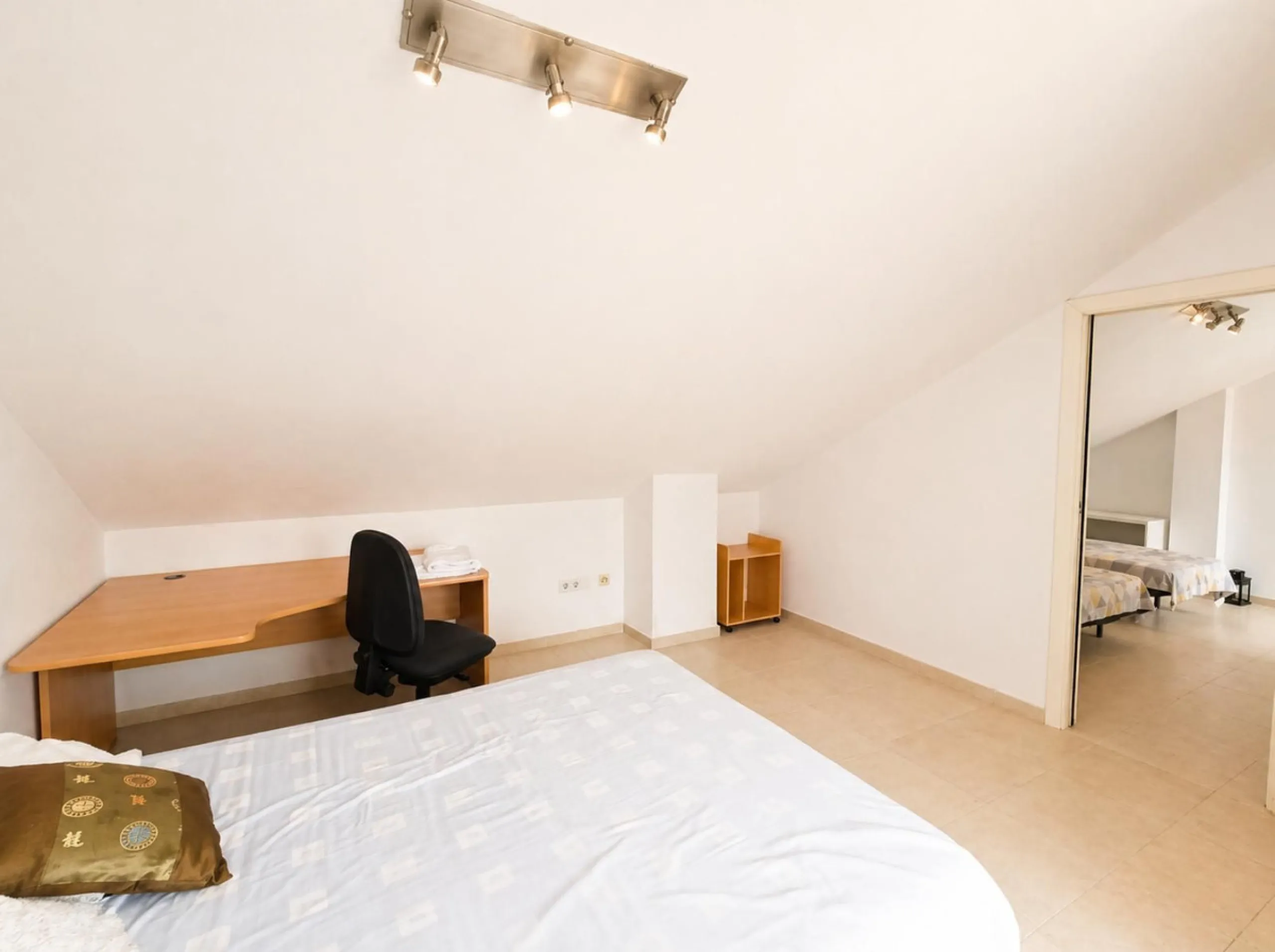 Apartment - Penthouse Duplex в продаже в Benalmadena, Málaga. В доме 4 спален и 2 ванных комнат. Площадь дома 158 м²