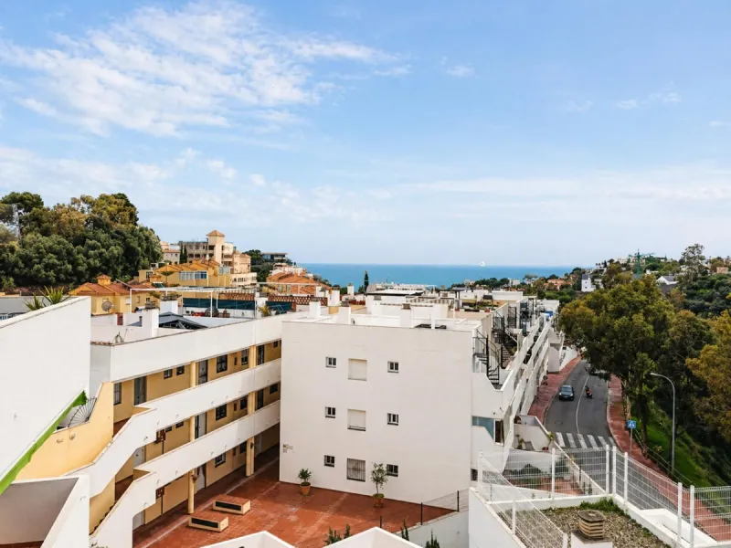 Apartment - Penthouse Duplex в продаже в Benalmadena, Málaga. В доме 4 спален и 2 ванных комнат. Площадь дома 158 м²