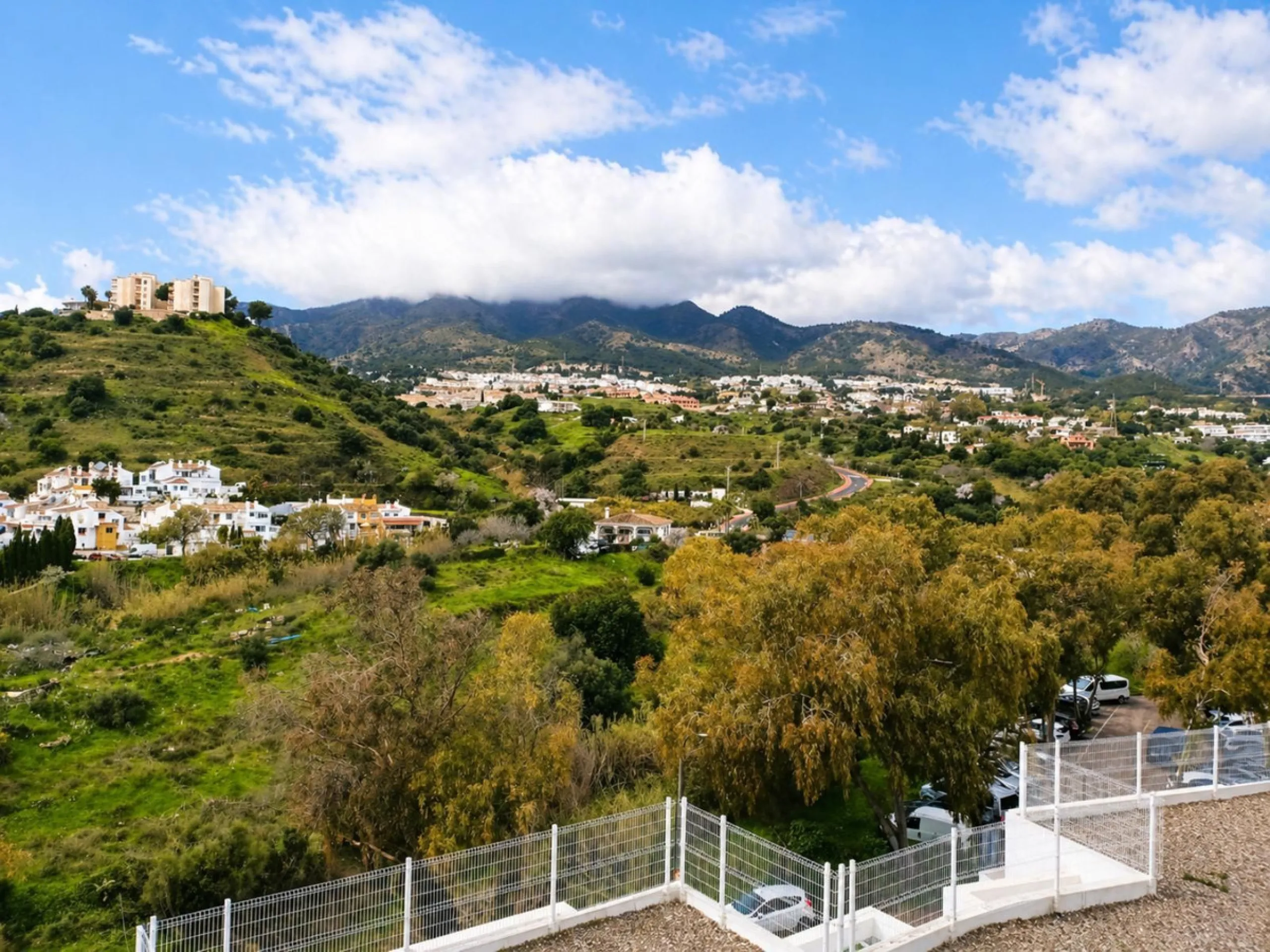 Apartment - Penthouse Duplex в продаже в Benalmadena, Málaga. В доме 4 спален и 2 ванных комнат. Площадь дома 158 м²