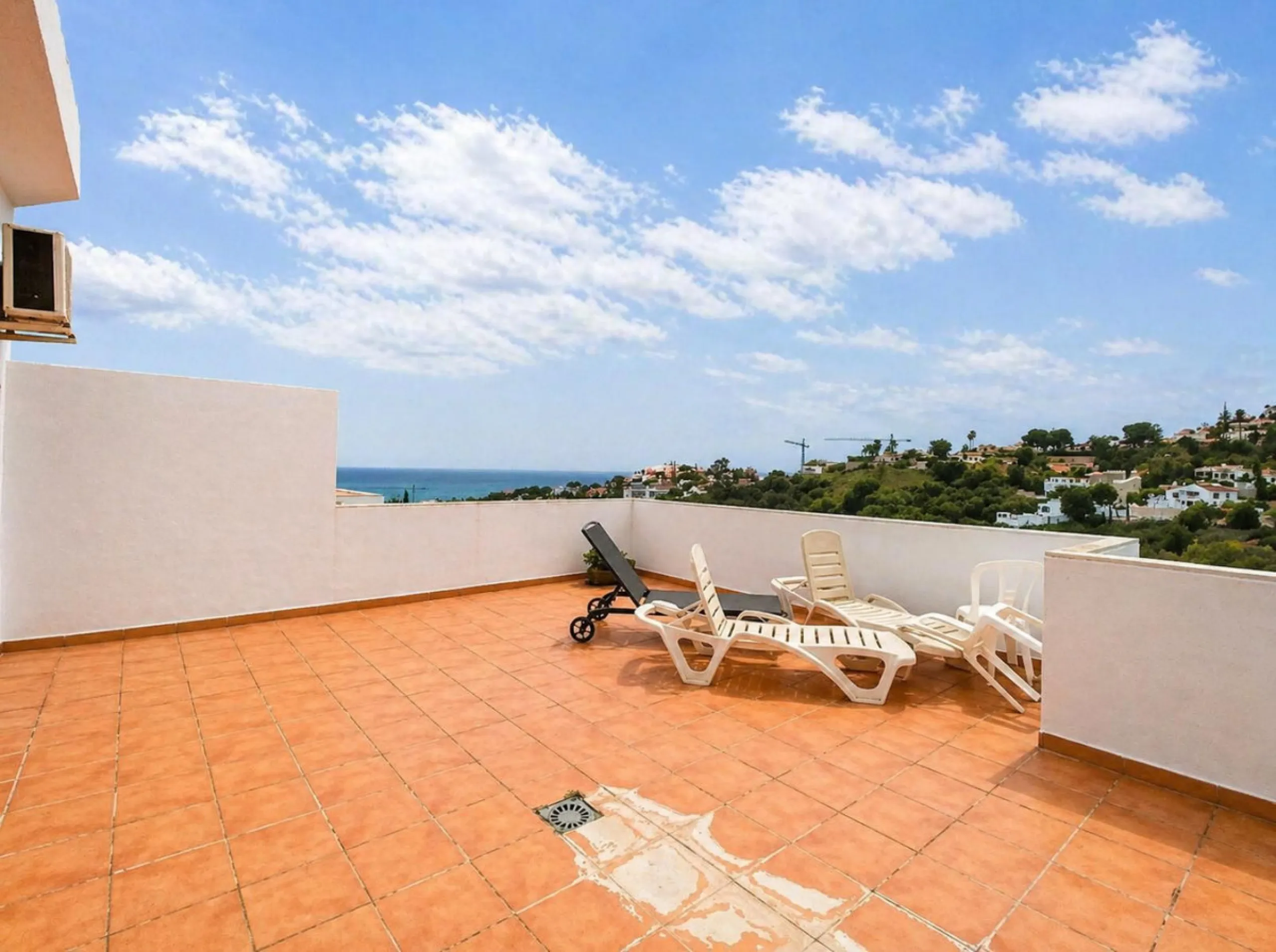 Apartment - Penthouse Duplex в продаже в Benalmadena, Málaga. В доме 4 спален и 2 ванных комнат. Площадь дома 158 м²