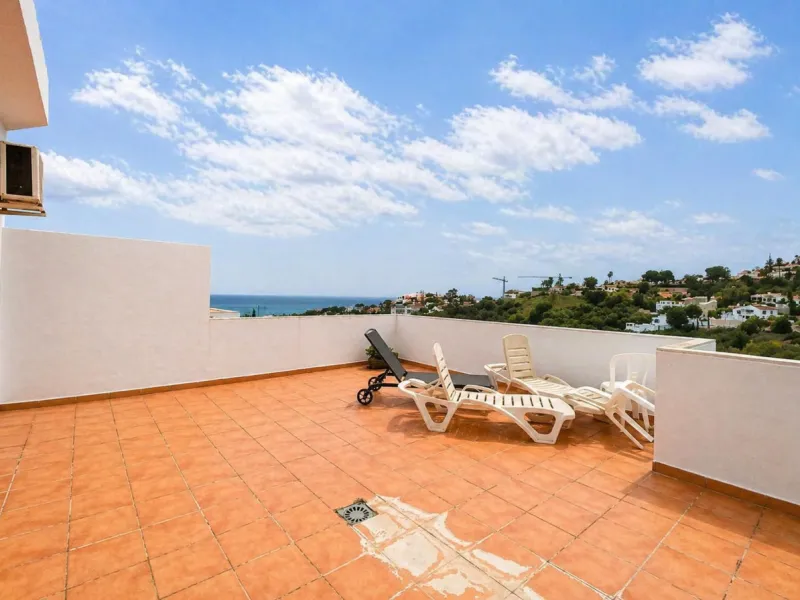 Apartment - Penthouse Duplex в продаже в Benalmadena, Málaga. В доме 4 спален и 2 ванных комнат. Площадь дома 158 м²