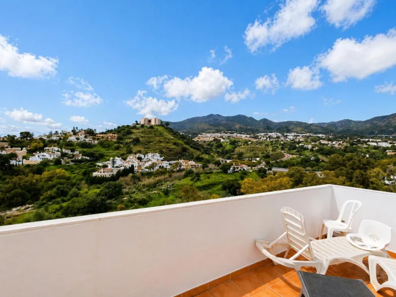 Apartment - Penthouse Duplex в продаже в Benalmadena, Málaga. В доме 4 спален и 2 ванных комнат. Площадь дома 158 м²