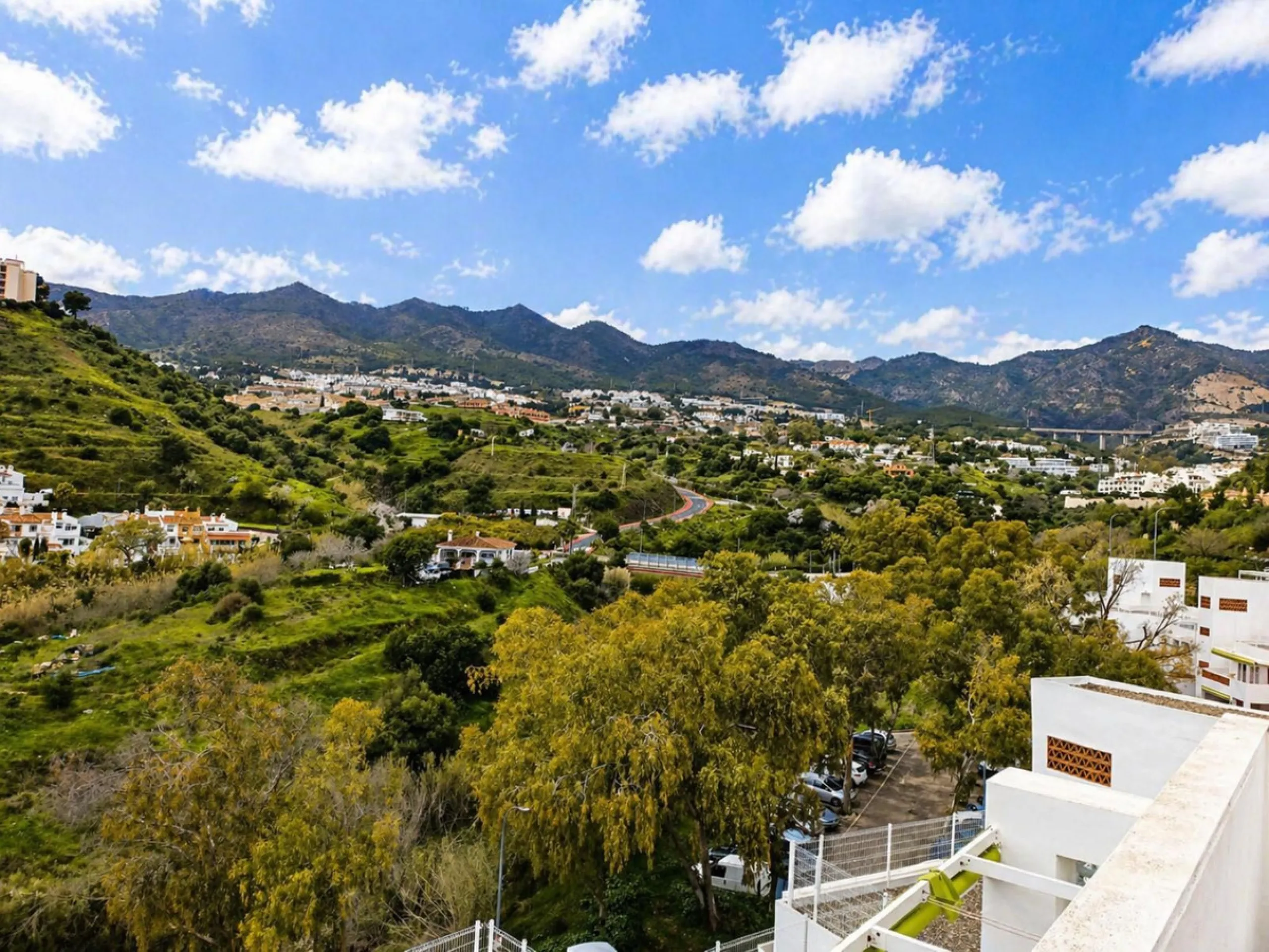 Apartment - Penthouse Duplex в продаже в Benalmadena, Málaga. В доме 4 спален и 2 ванных комнат. Площадь дома 158 м²