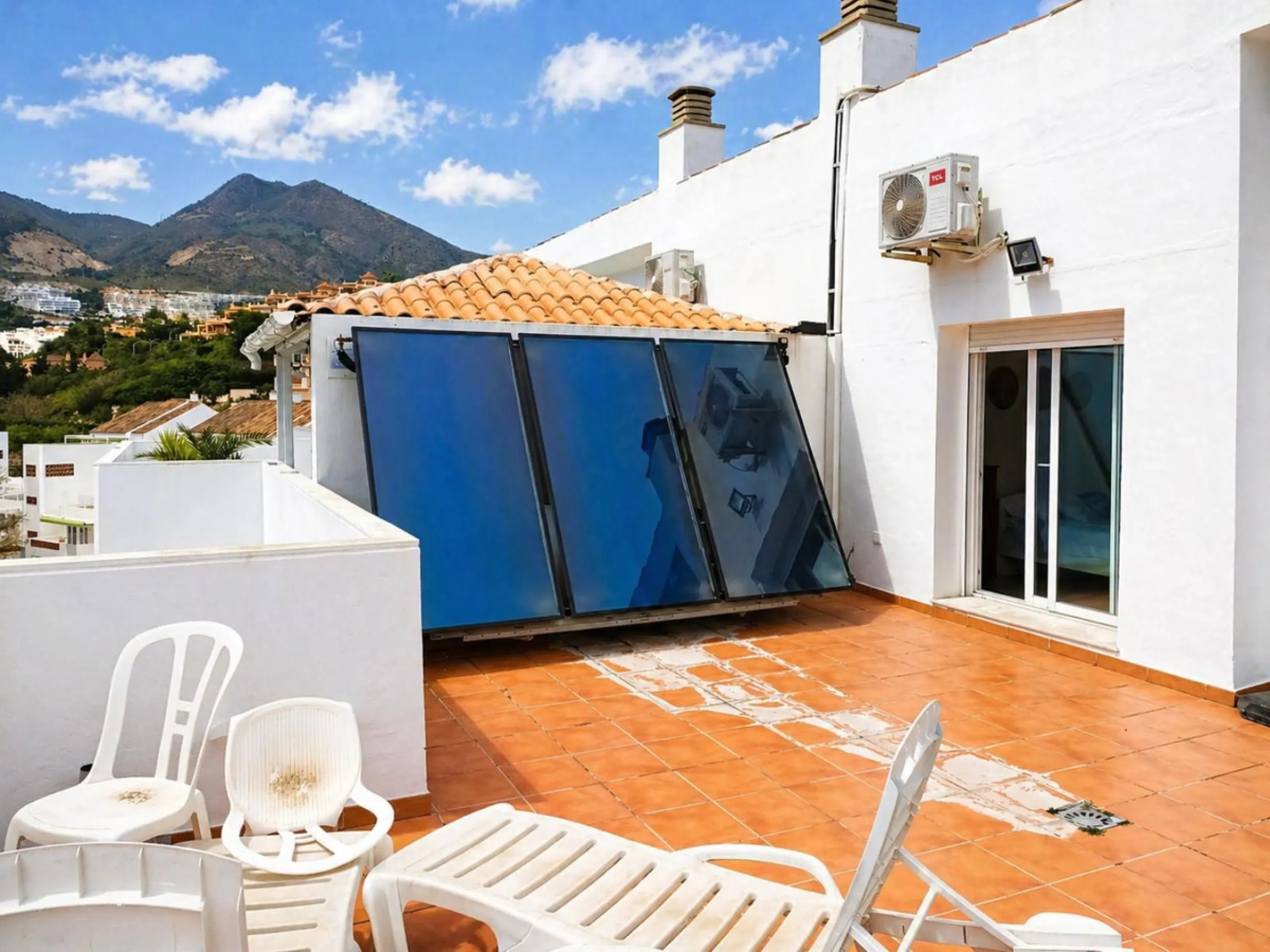 Apartment - Penthouse Duplex в продаже в Benalmadena, Málaga. В доме 4 спален и 2 ванных комнат. Площадь дома 158 м²
