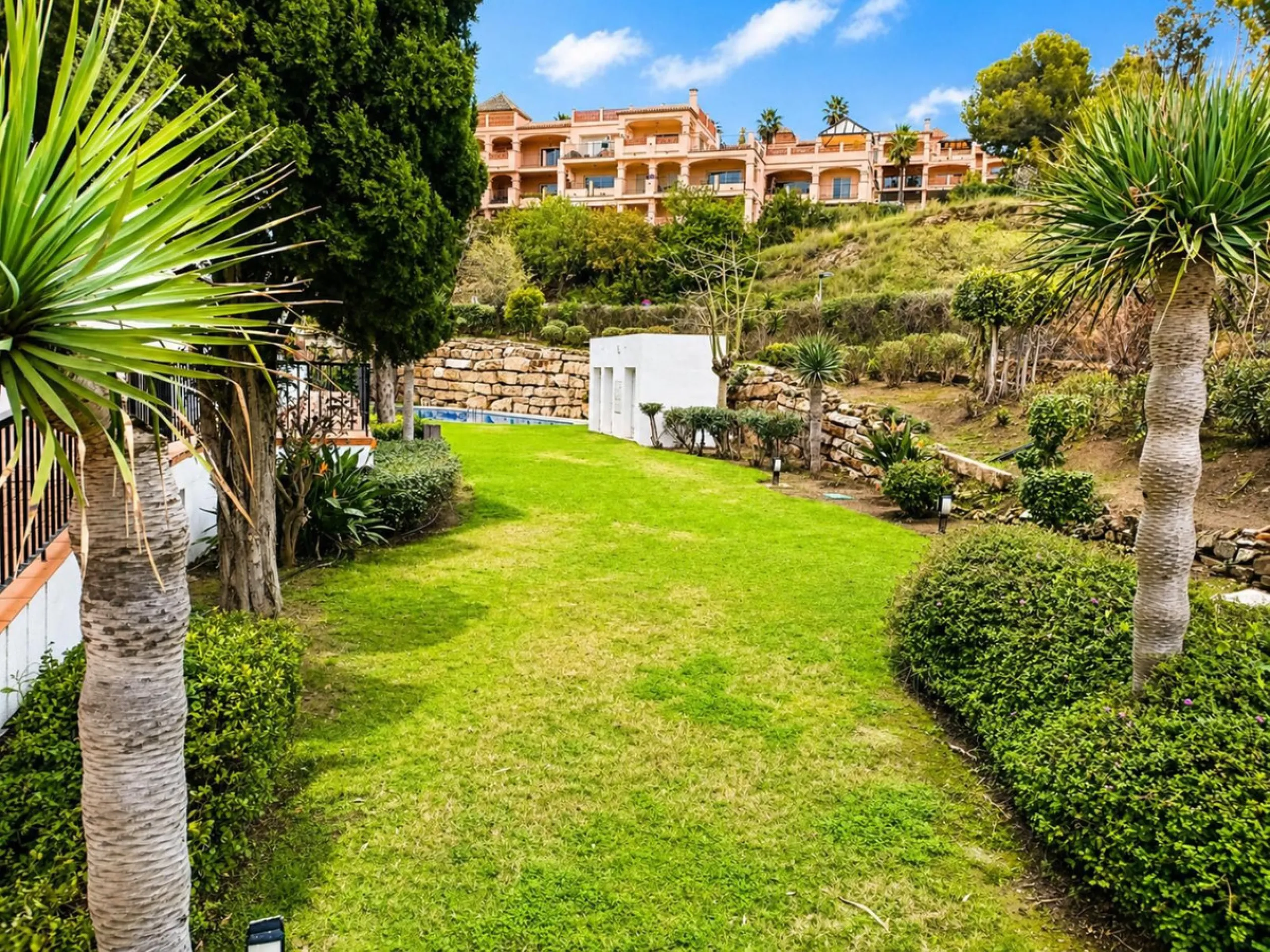 Apartment - Penthouse Duplex в продаже в Benalmadena, Málaga. В доме 4 спален и 2 ванных комнат. Площадь дома 158 м²