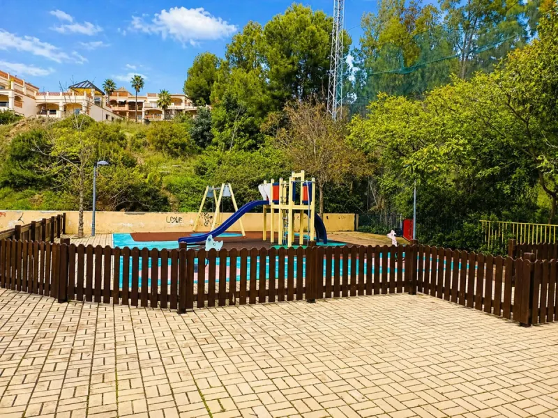 Apartment - Penthouse Duplex в продаже в Benalmadena, Málaga. В доме 4 спален и 2 ванных комнат. Площадь дома 158 м²