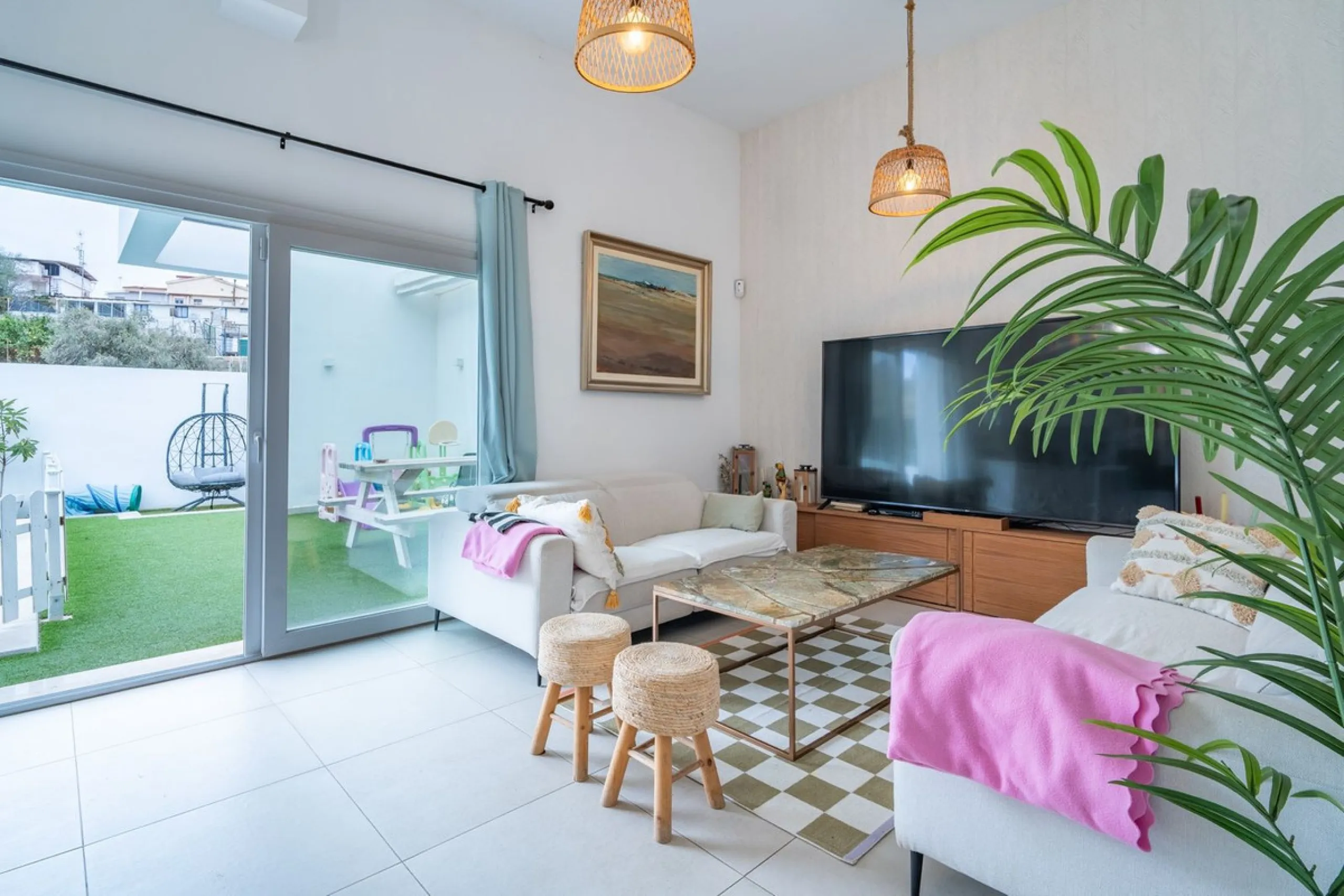 House - Detached Villa в продаже в Málaga, Málaga. В доме 2 спален и 4 ванных комнат. Площадь дома 176 м². Площадь участка 363 м²