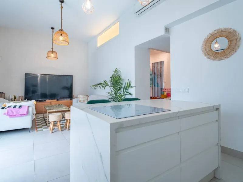 House - Detached Villa в продаже в Málaga, Málaga. В доме 2 спален и 4 ванных комнат. Площадь дома 176 м². Площадь участка 363 м²