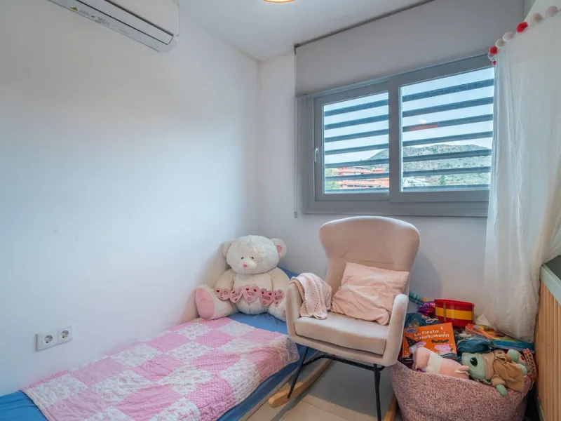 House - Detached Villa в продаже в Málaga, Málaga. В доме 2 спален и 4 ванных комнат. Площадь дома 176 м². Площадь участка 363 м²