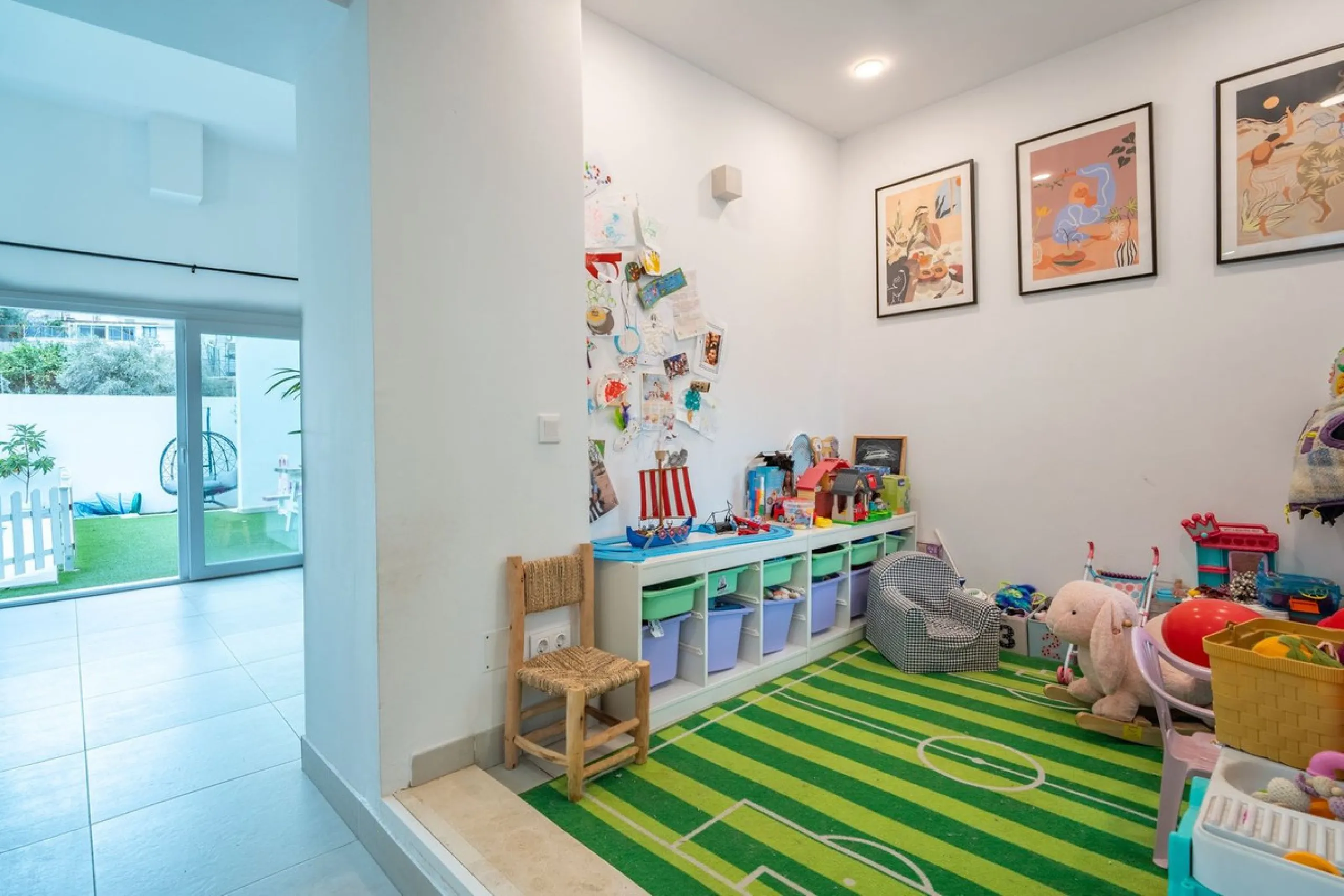 House - Detached Villa в продаже в Málaga, Málaga. В доме 2 спален и 4 ванных комнат. Площадь дома 176 м². Площадь участка 363 м²