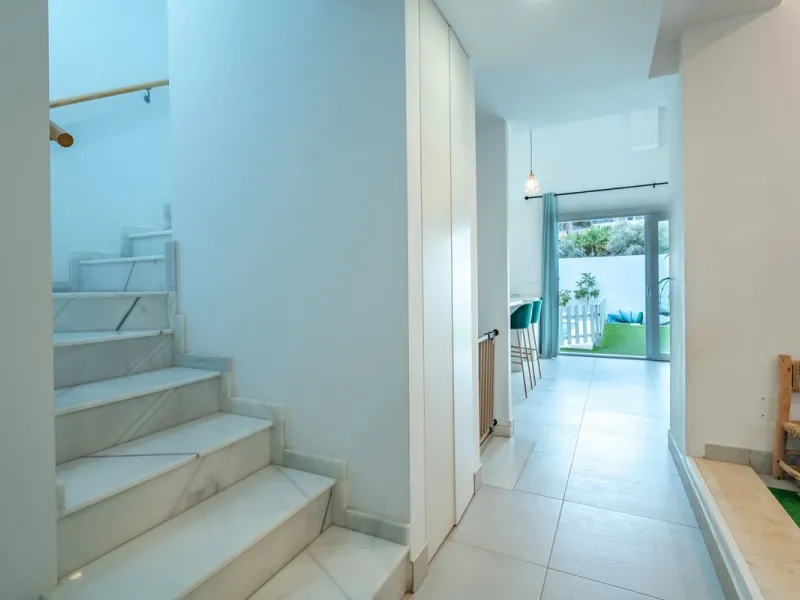 House - Detached Villa в продаже в Málaga, Málaga. В доме 2 спален и 4 ванных комнат. Площадь дома 176 м². Площадь участка 363 м²