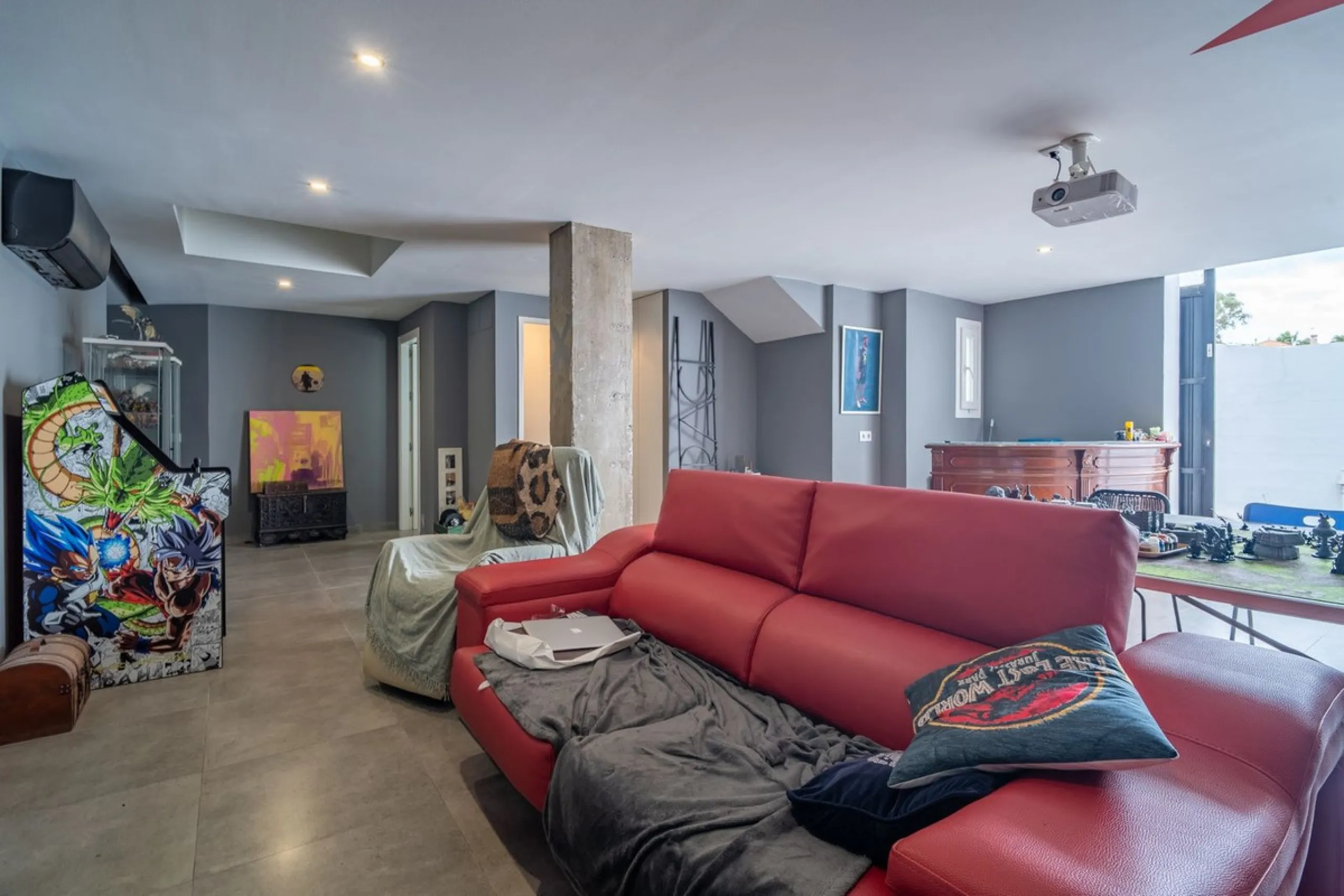 House - Detached Villa в продаже в Málaga, Málaga. В доме 2 спален и 4 ванных комнат. Площадь дома 176 м². Площадь участка 363 м²