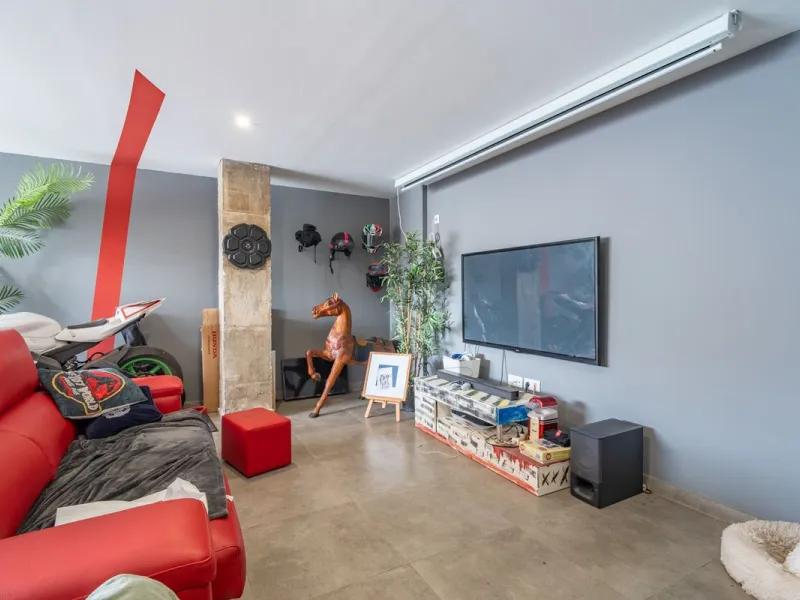 House - Detached Villa в продаже в Málaga, Málaga. В доме 2 спален и 4 ванных комнат. Площадь дома 176 м². Площадь участка 363 м²