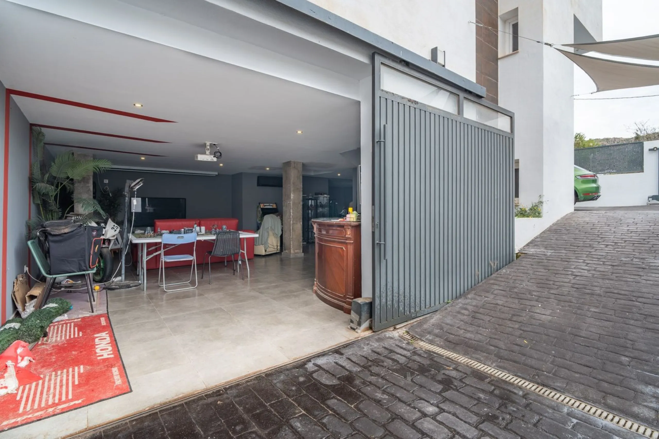 House - Detached Villa в продаже в Málaga, Málaga. В доме 2 спален и 4 ванных комнат. Площадь дома 176 м². Площадь участка 363 м²